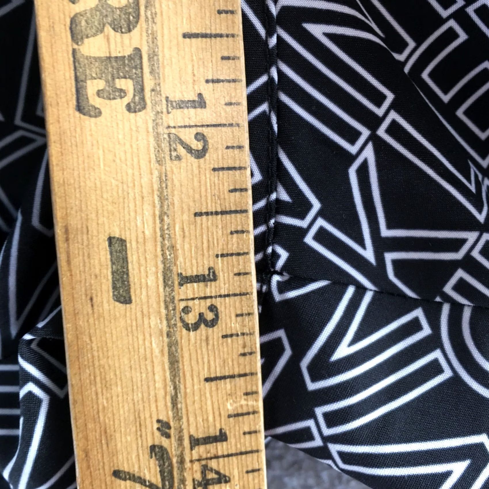 Calvin Klein Calvin Klein Athletic Womens 2XL Black Activewear Short High Rise Pull Elastic Waist Size 40" / US 18 - 6 Thumbnail
