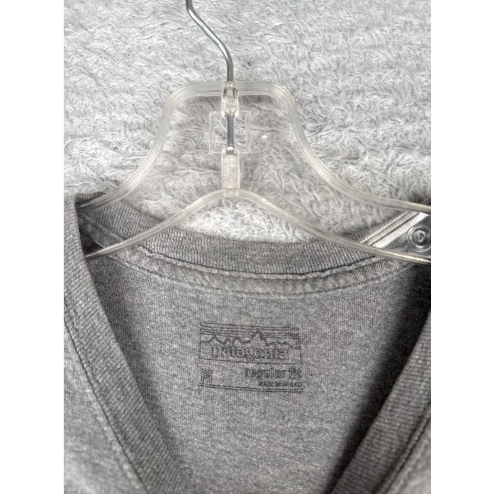 Patagonia Patagonia Shirt Men's Gray Cotton Short Sleeve Crew Neck Logo T-Shirt All Seasons Regular Fit Vintage No Size US M / EU 48-50 / 2 - 7 Thumbnail