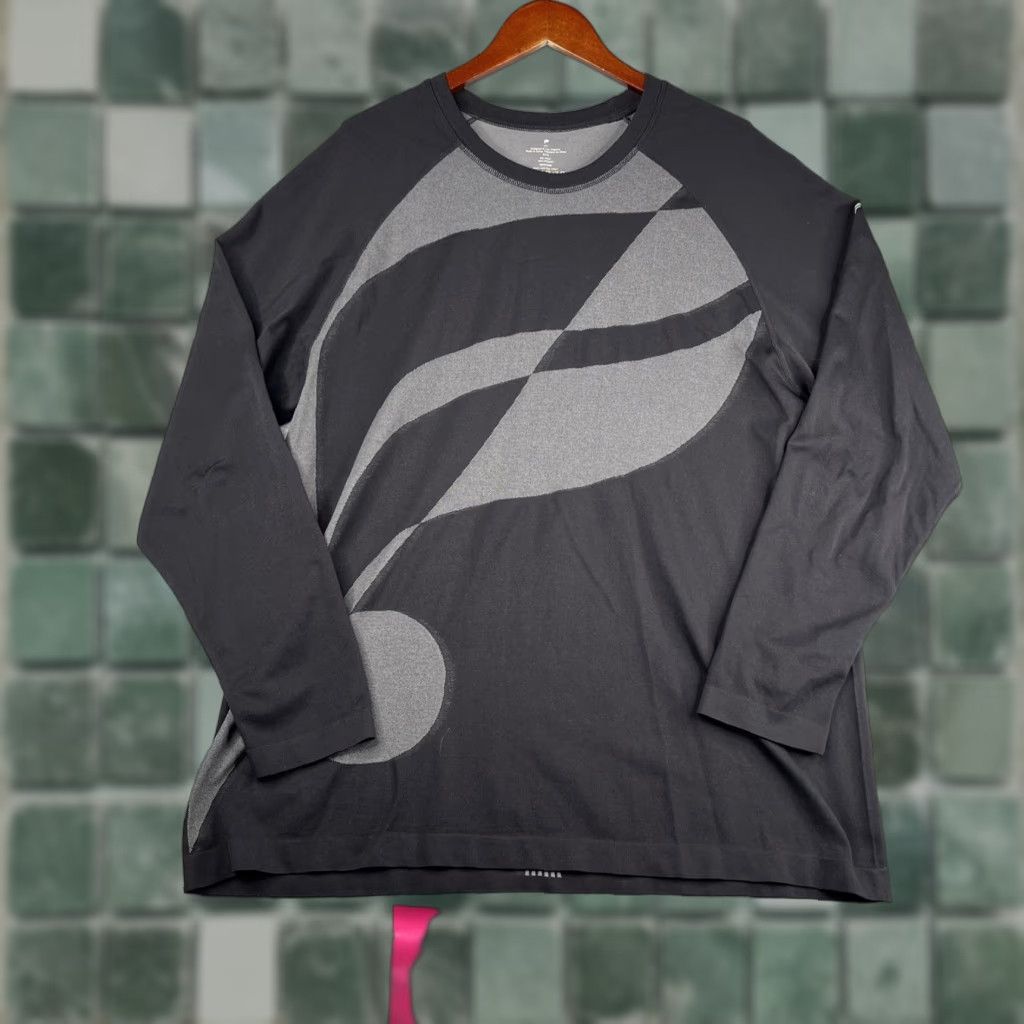 Fabletics Fabletics Long Sleeve Gym Shirt Mens 2XL Black Polyester Blend Athletic Stretch Pullover Crew Neck Size US XXL / EU 58 / 5 - 1 Thumbnail
