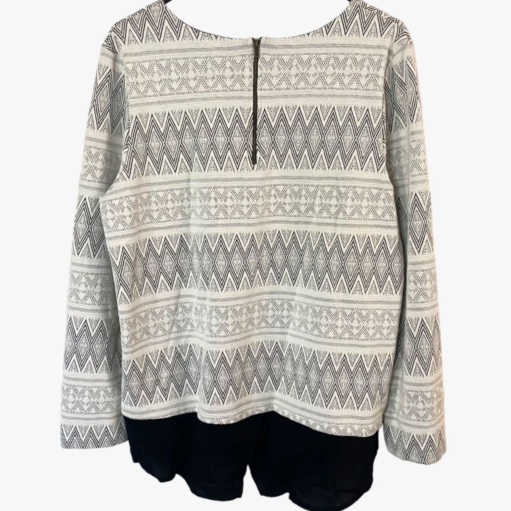 Vintage Pleione Textured Knit Scoop Neck Top Diamond Print Long Sleeve Womens Size Large White Knit Diamond Print Long Sleeve Pleione Womens Large Size L / US 10 / IT 46 - 3 Thumbnail