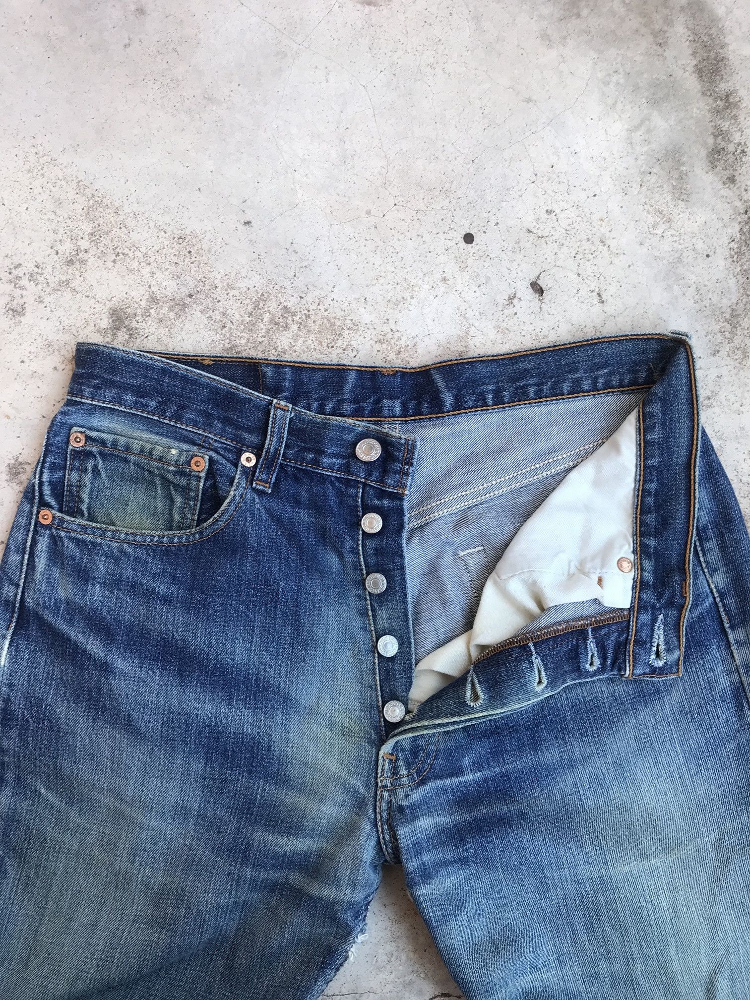 Levi's × Vintage Vintage Levis 501 distressed ripped bluewash japan W30x28.5 Size US 30 / EU 46 - 12 Thumbnail