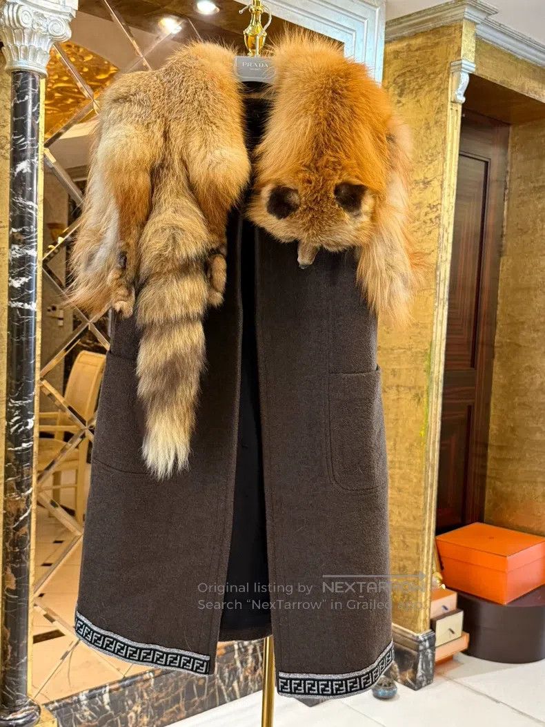 Fendi Fendi Whole fox fur, silver fox fur, dark brown Size S / US 4 / IT 40 - 2 Thumbnail