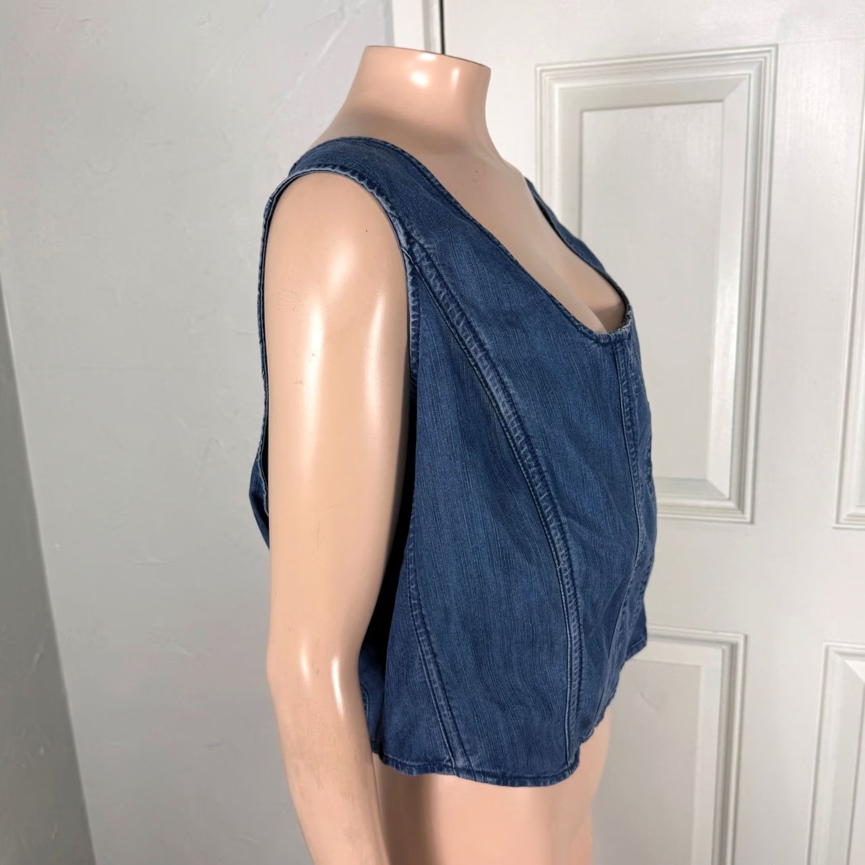 Torrid Torrid Plus Shirt 18 Women's Denim Tank Crop Smocked Sleeveless Zip NEW H11 Size XXL / US 16-18 / IT 52-54 - 4 Thumbnail