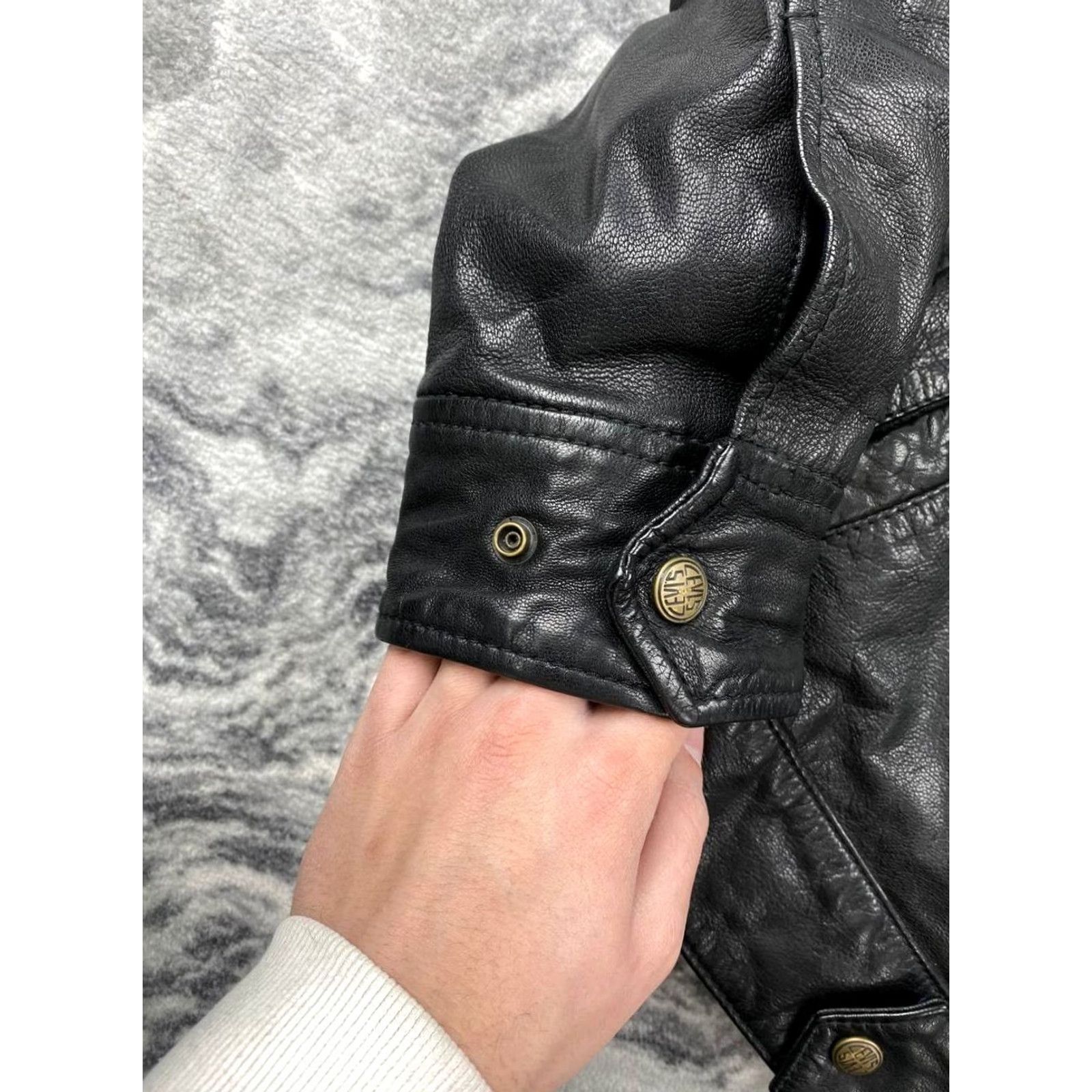 Levi's VINTAGE Levi's Leather Jacket Men S Black Zip Biker Mid-Length 00s Casual Winter Fall 51 Chest 67 Length 47.5 Shoulders 65.5 Sleeve Regular Size US S / EU 44-46 / 1 - 7 Thumbnail