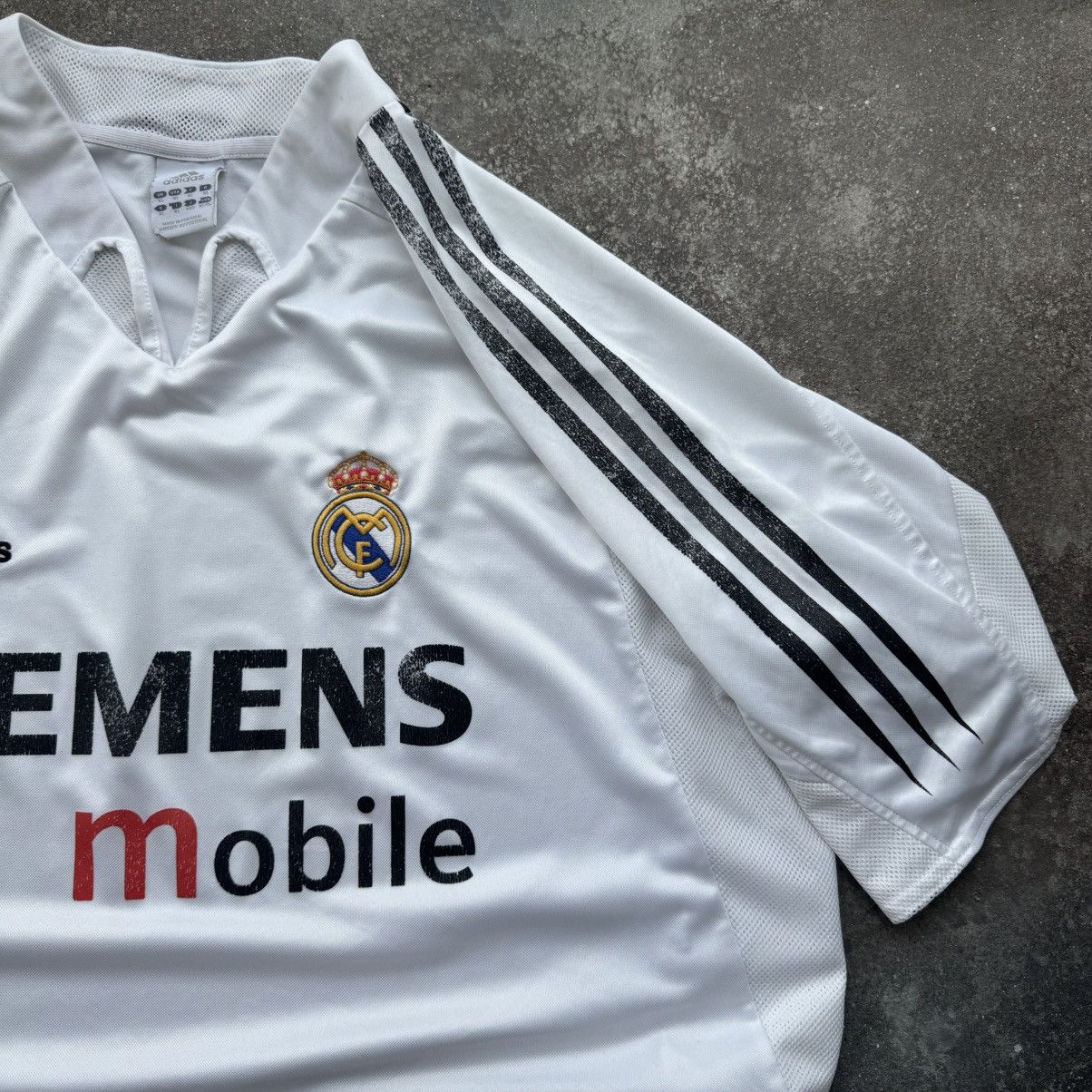 Adidas 2004/2005 Real Madrid Iconic Home Adidas Vintage Jersey Size US XL / EU 56 / 4 - 4 Thumbnail
