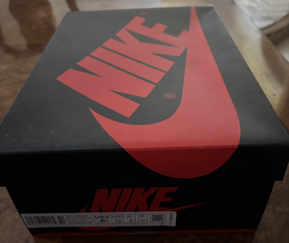 Jordan Brand Air Jordan 1 Retro High OG GS ‘Bordeaux' Size US 6.5 / EU 39-40 - 7 Thumbnail