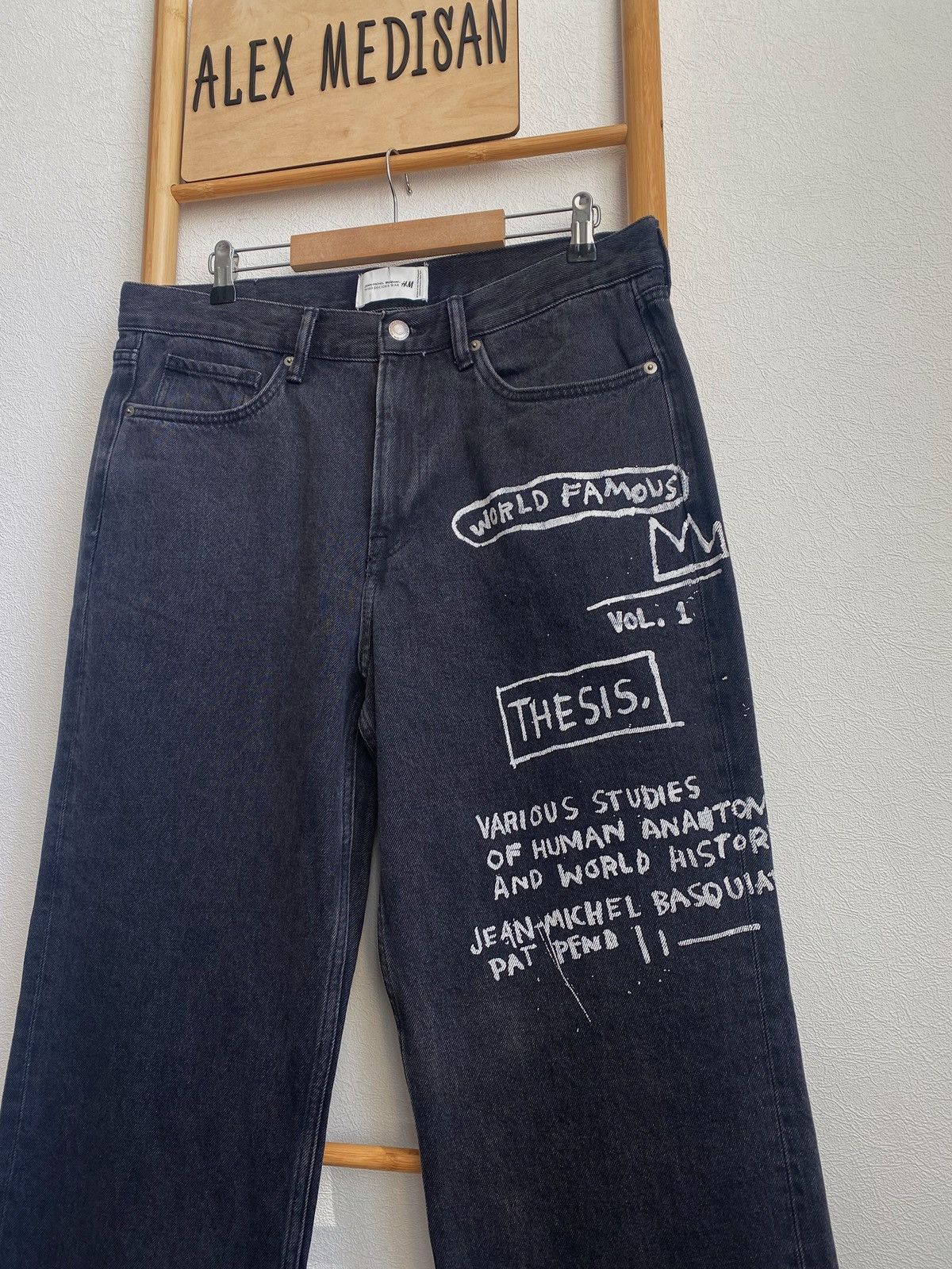 H&M × Jean-Michel Basquiat × Who Decides War Who Decides War Baggy denim jeans H&M x Basquiat x Ev&Tela Size US 33 - 2 Thumbnail