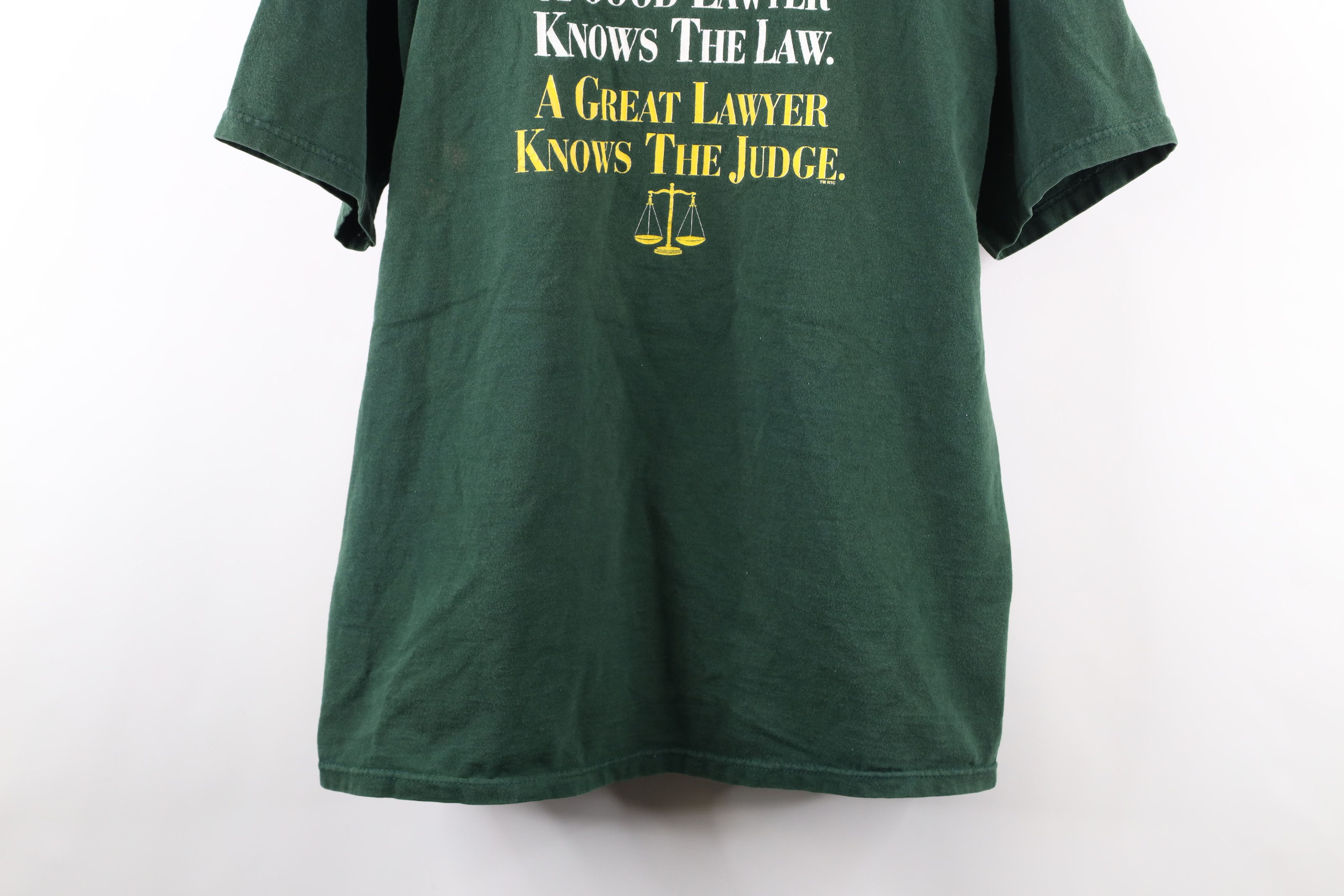 Vintage Vintage 90s Knows Law Great Lawyer Knows Judge T-Shirt Size US L / EU 52-54 / 3 - 3 Thumbnail