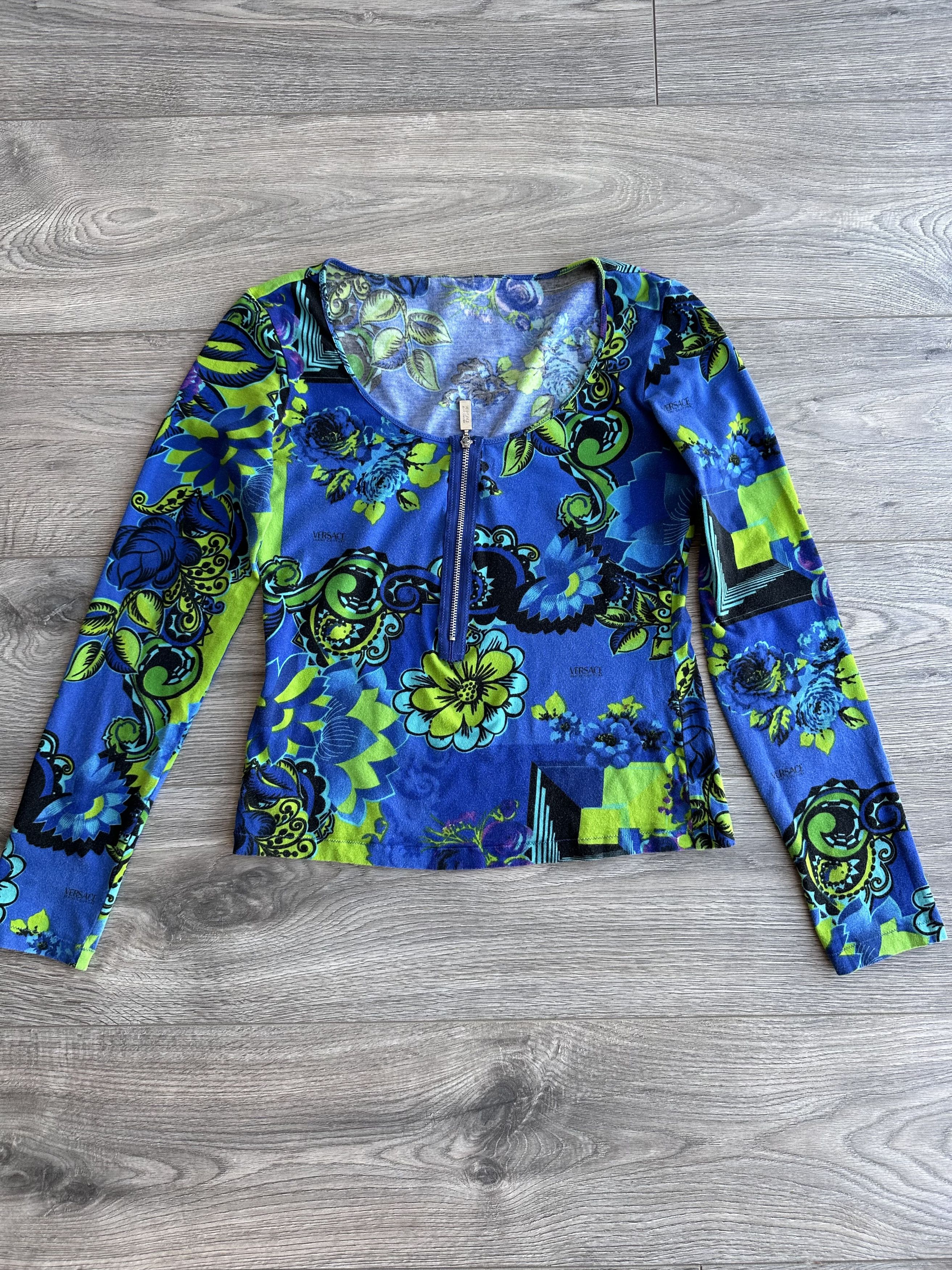 Versace Versace blouse sweater Size M / US 6-8 / IT 42-44 - 1 Thumbnail