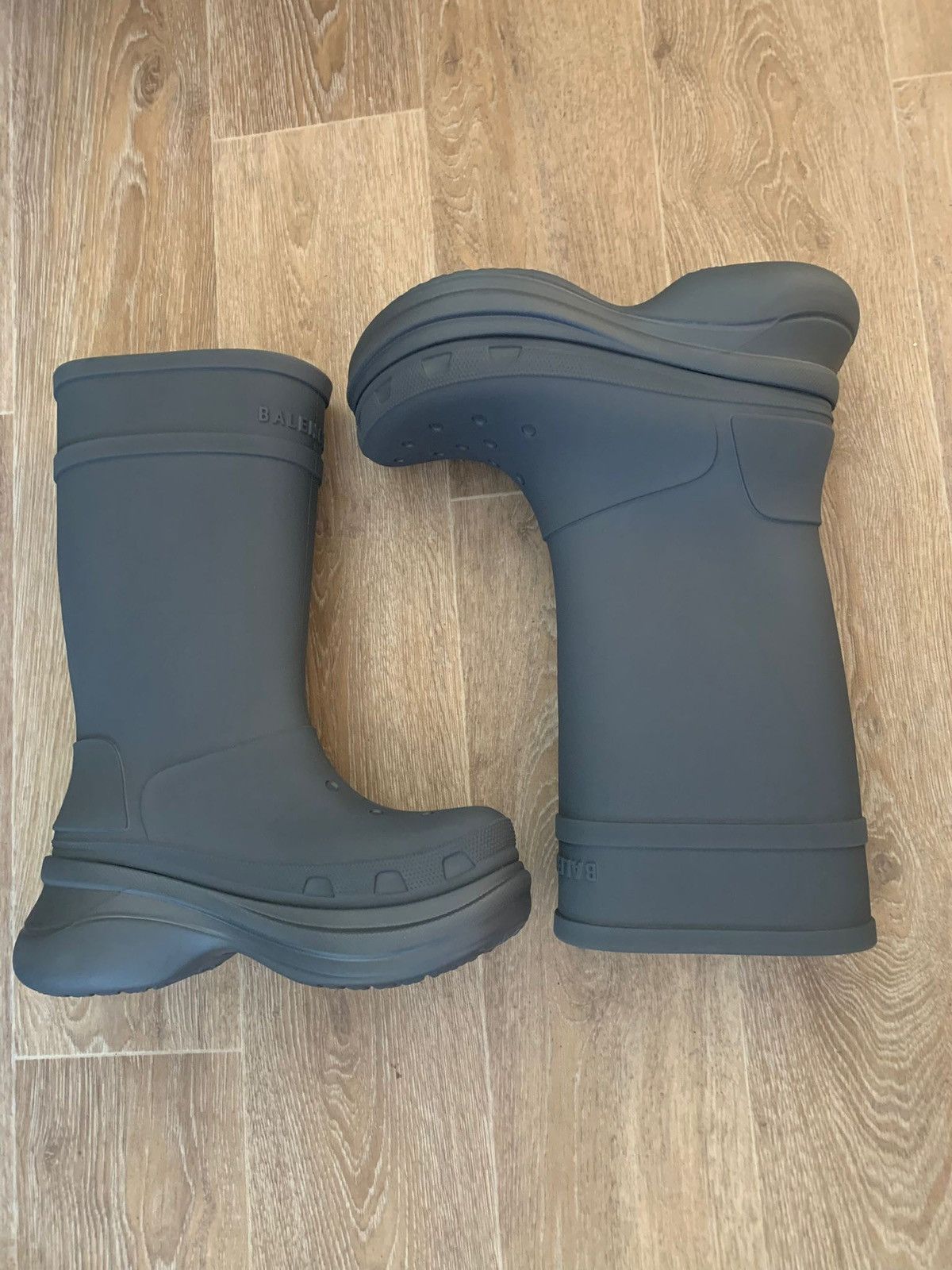 Balenciaga *Brandnew* Balenciaga Grey Croc Boots Sz.44 Size US 11 / EU 44 - 1 Thumbnail