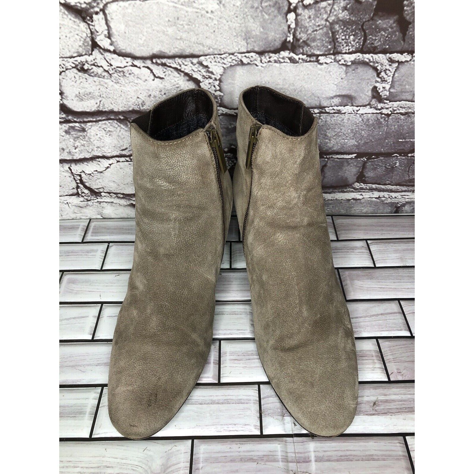 Aquatalia Aquatalia Taupe Suede Leather Side Zip Heel Ankle Booties Wo Size US 10 / IT 40 - 2 Thumbnail