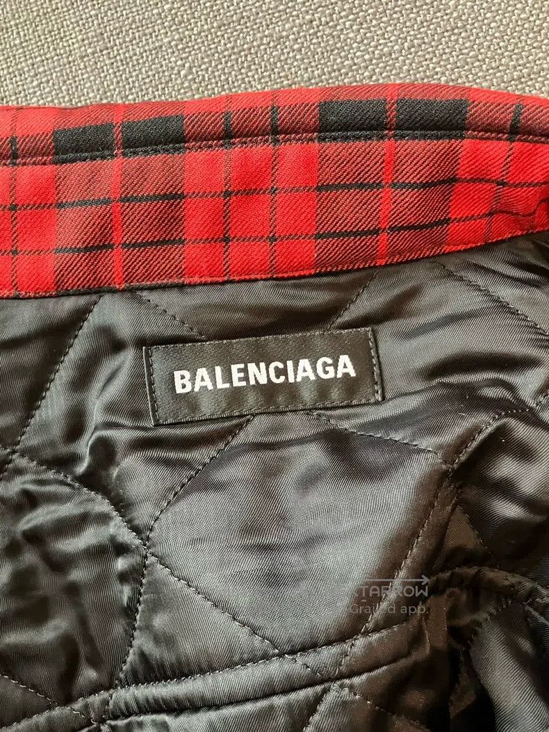 Balenciaga Balenciaga size 39 Red checkered long-sleeve cotton jacket Size US L / EU 52-54 / 3 - 6 Thumbnail