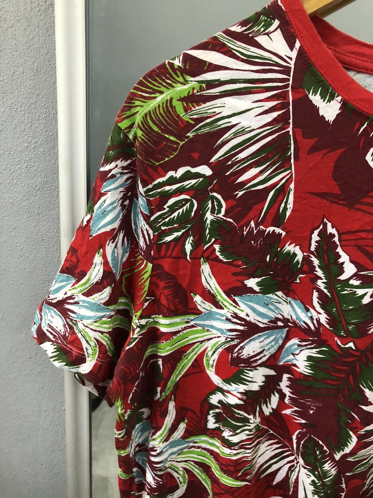 Benetton Benetton Floral Jungle Tee – Made in Egypt – Size M Size US M / EU 48-50 / 2 - 5 Thumbnail