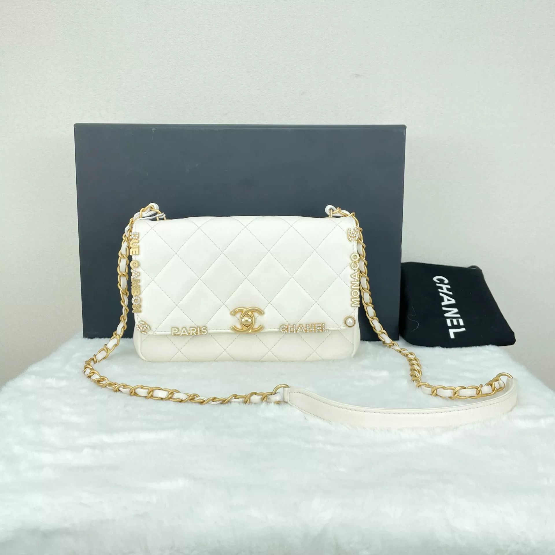 Chanel Pre-loved Bag Very good condition Size ONE SIZE - 1 Thumbnail