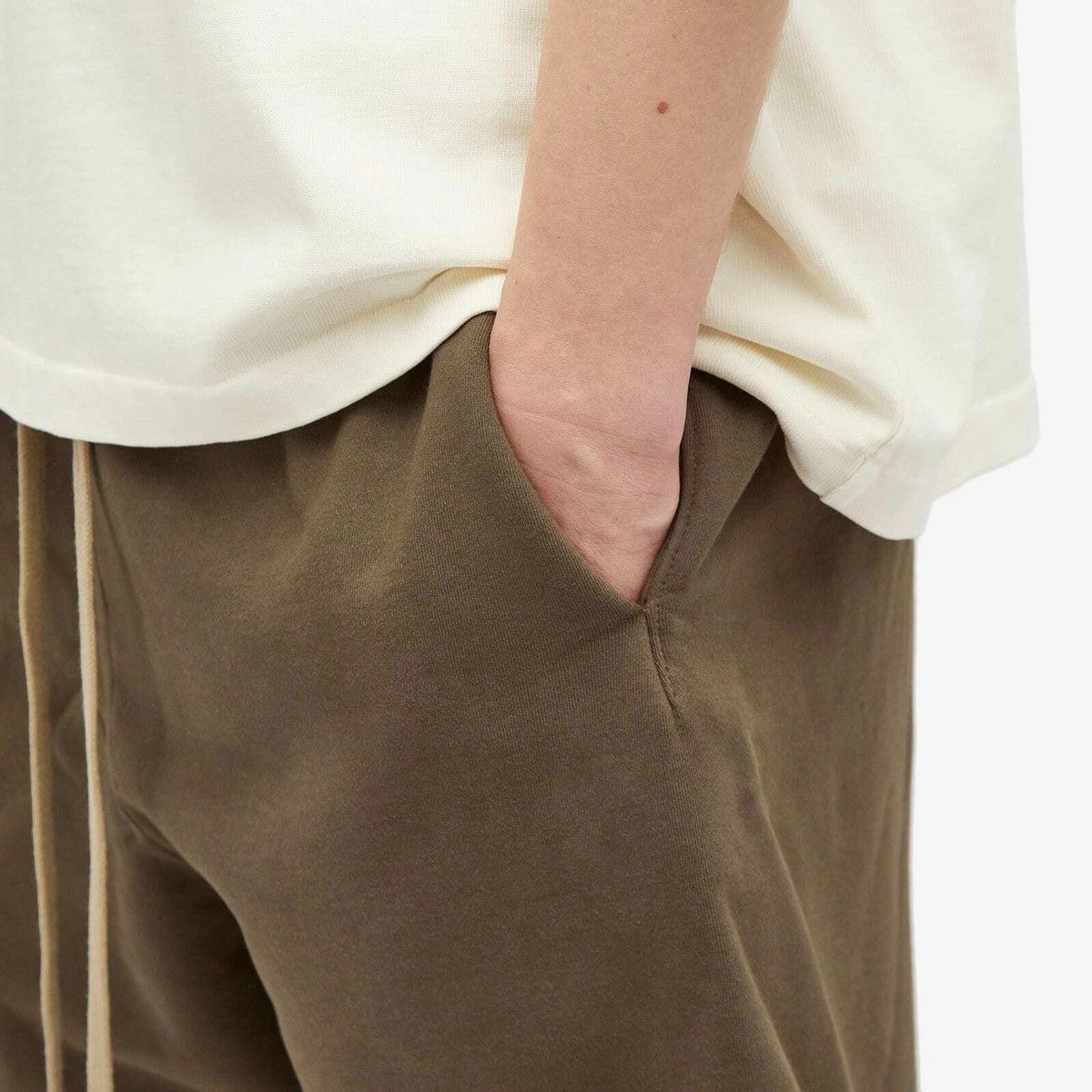 Fear of God Fear of God 8th Collection Sweatshort Small Olive Retail$505 Size US 32 / EU 48 - 12 Thumbnail