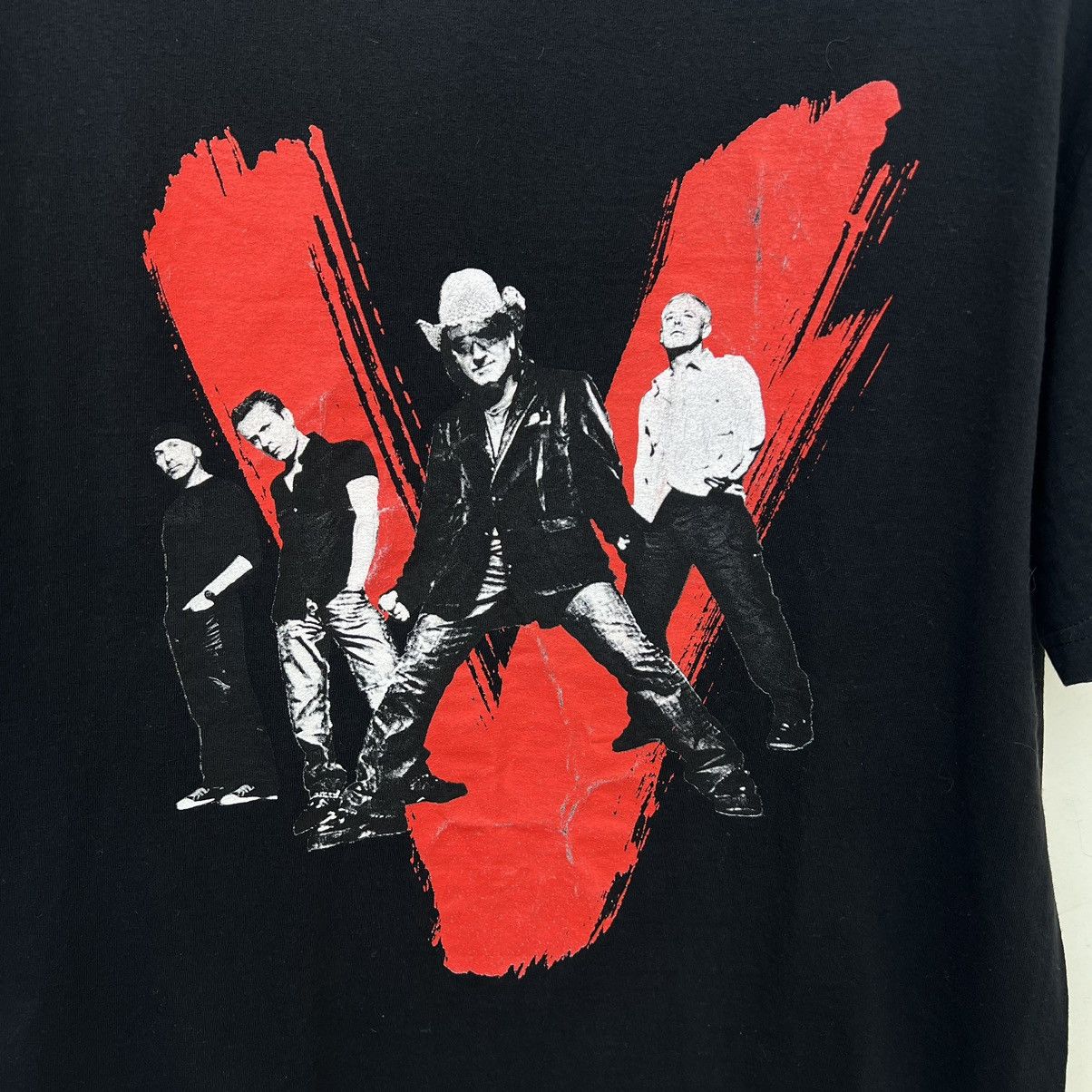 Band Tees × Vintage Vintage Y2K U2 Vertigo Tour Essential Rock Band T-Shirt Size US XL / EU 56 / 4 - 4 Thumbnail