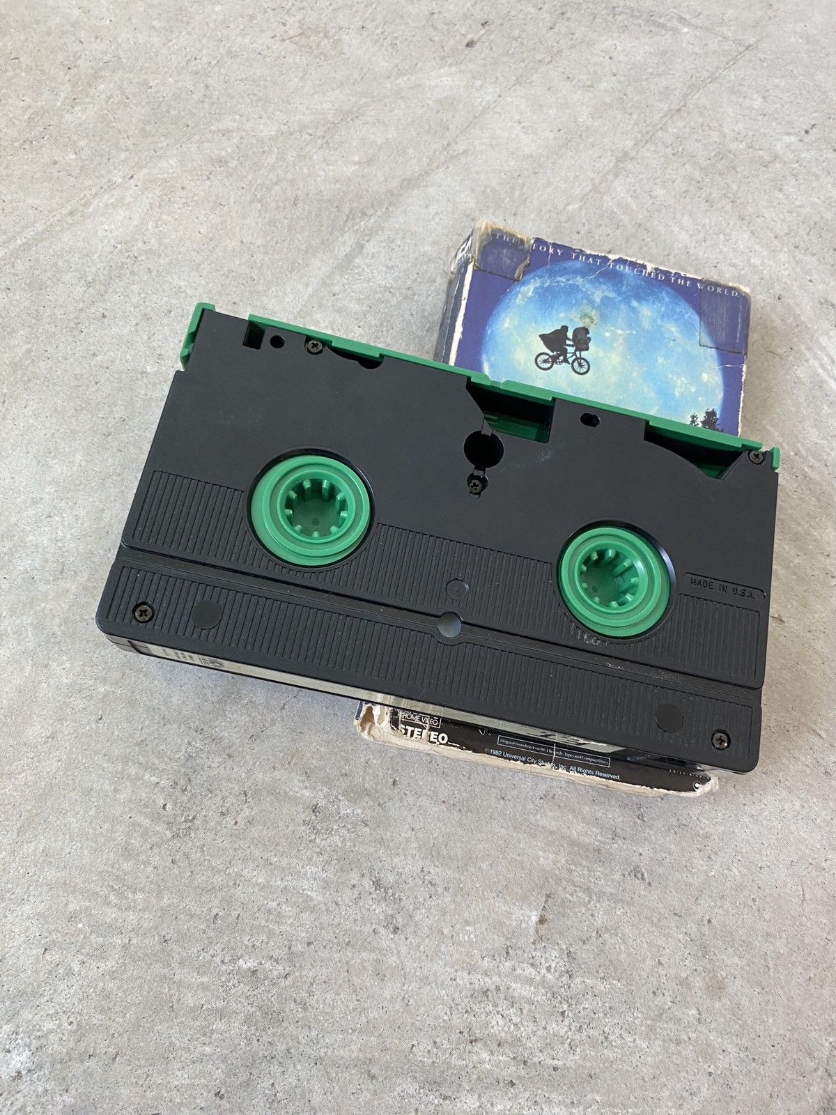 Universal Studios ET The Extra-Terrestrial VHS Size ONE SIZE - 6 Thumbnail