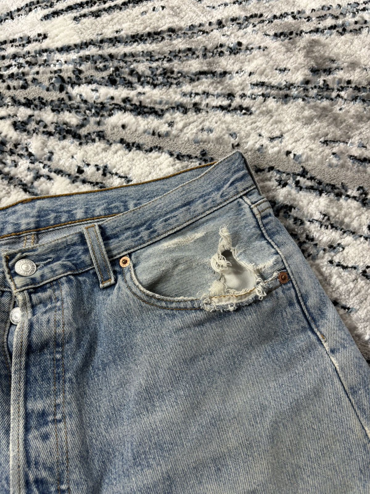 Levi's × Vintage Vintage Levi’s 501 90s distressed band rock Metal Streetwear Size US 34 / EU 50 - 4 Thumbnail