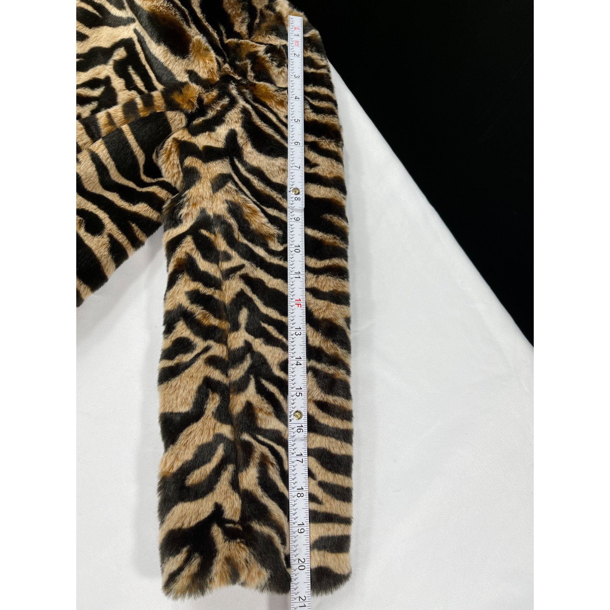 Banana Republic Banana Republic SKU 7894 Womens Faux Fur Tiger Print Jacket Size XS / US 0-2 / IT 36-38 - 5 Thumbnail