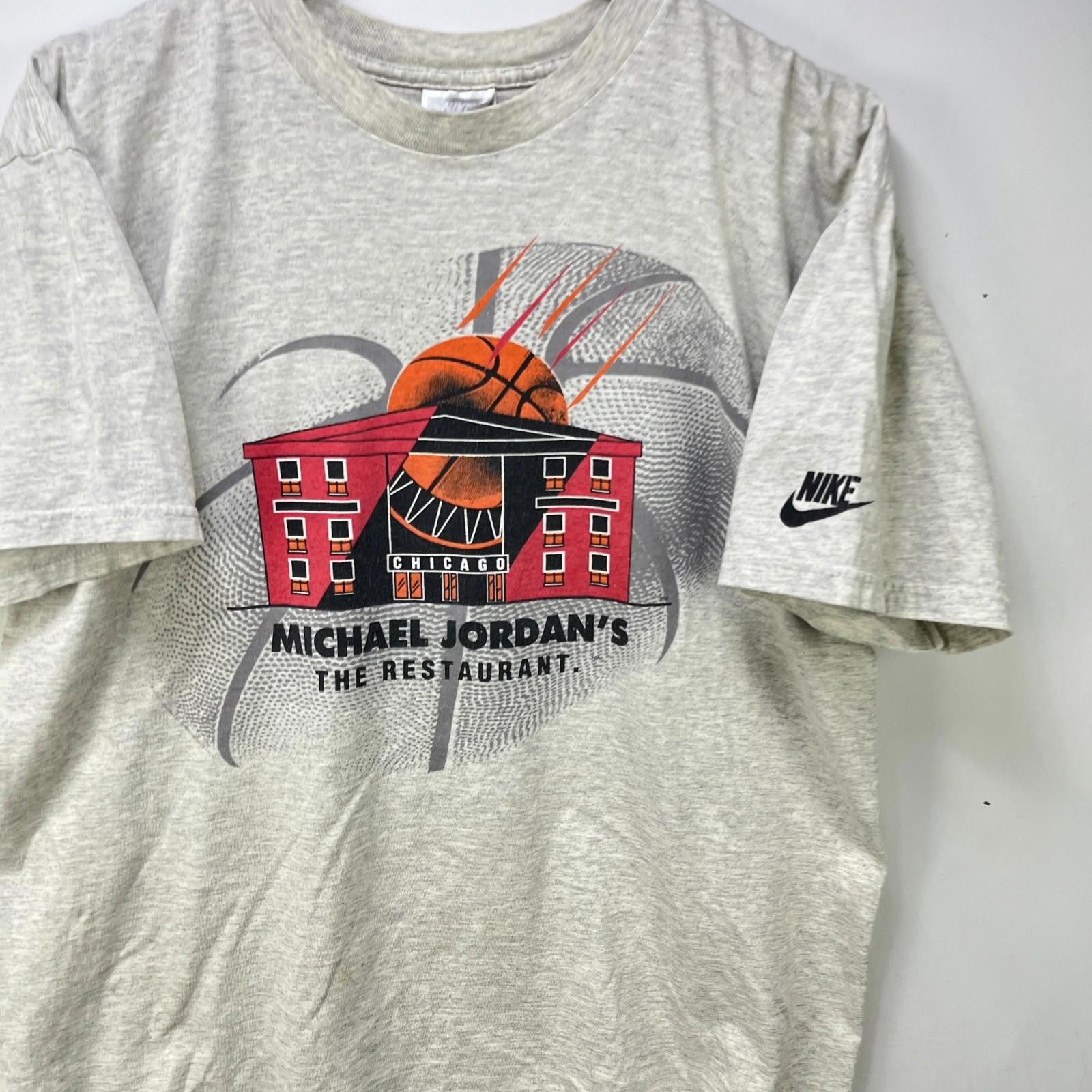 Nike Vintage 90s Michael Jordan's Restaurant Nike T-Shirt Large Size US L / EU 52-54 / 3 - 2 Thumbnail