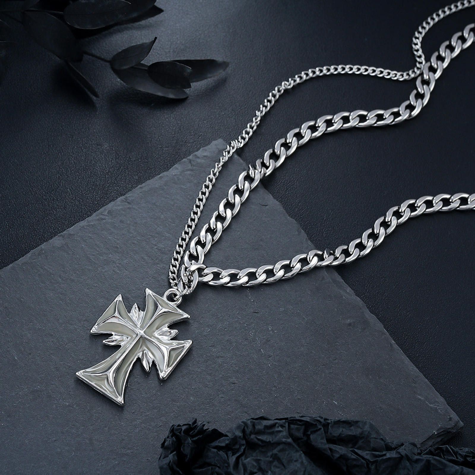 Jewelry Silver Gothic Cross Pendant Necklace, Chunky Chain Size ONE SIZE - 2 Thumbnail