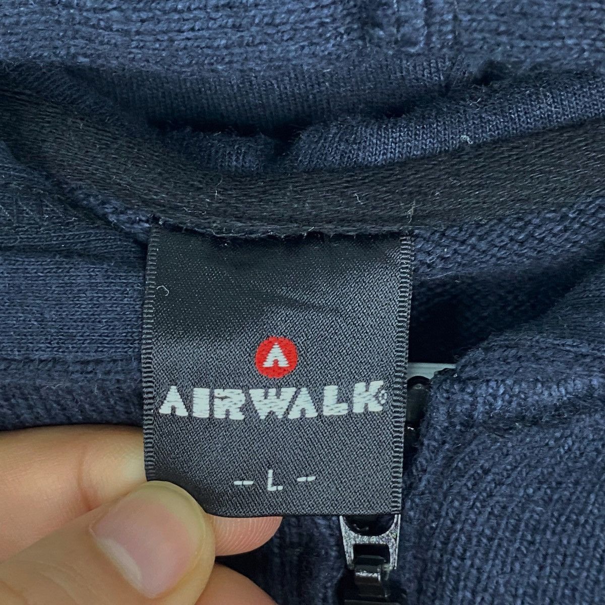Other Vintage Airwalk Hoodie Sweater Big Logo Black Size US L / EU 52-54 / 3 - 8 Thumbnail