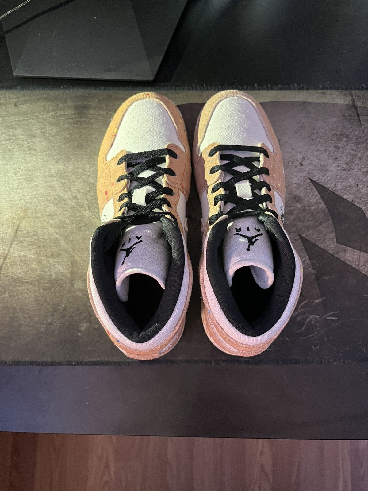 Jordan Brand Jordan 1 Mid Brushstroke (GS) Size US 6.5 / EU 39-40 - 6 Thumbnail