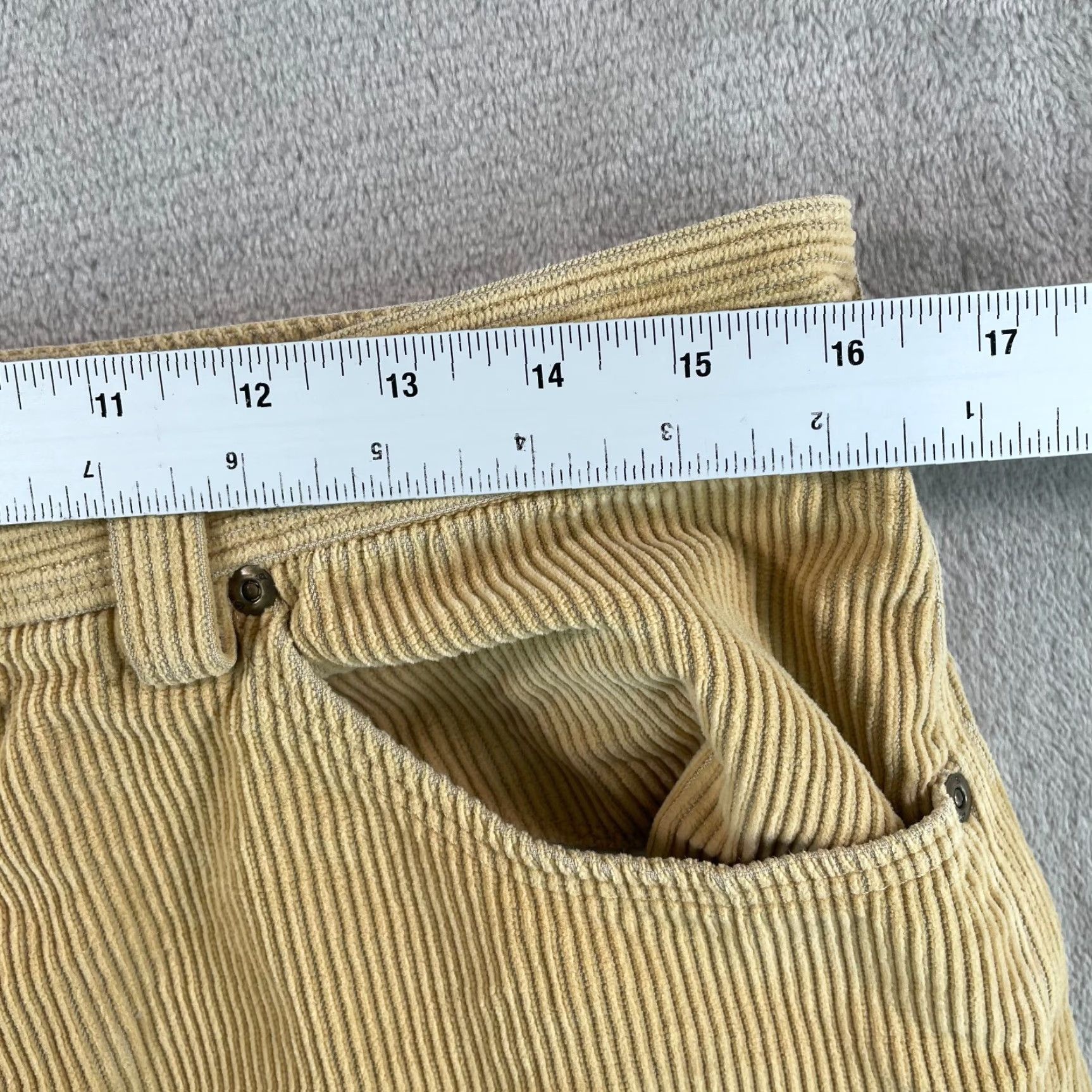 Tommy Bahama VINTAGE Tommy Bahama Corduroy Bermuda Shorts Men 32x9 Tan Silk Cotton Bermuda Beach 90s Mens Size US 38 / EU 54 - 6 Thumbnail