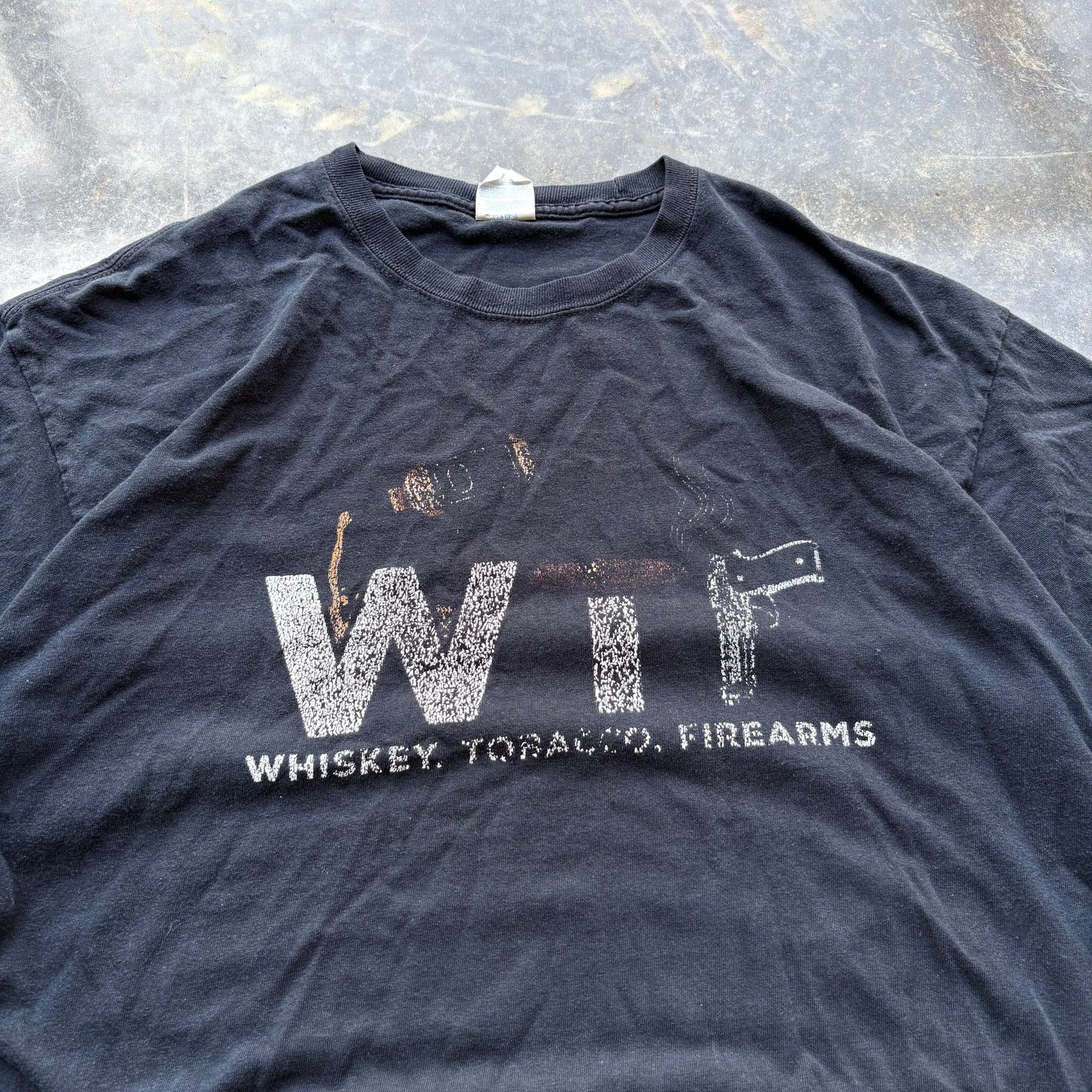 Vintage Vintage Faded Whiskey Tobacco Firearms T-shirt Size US XL / EU 56 / 4 - 2 Thumbnail
