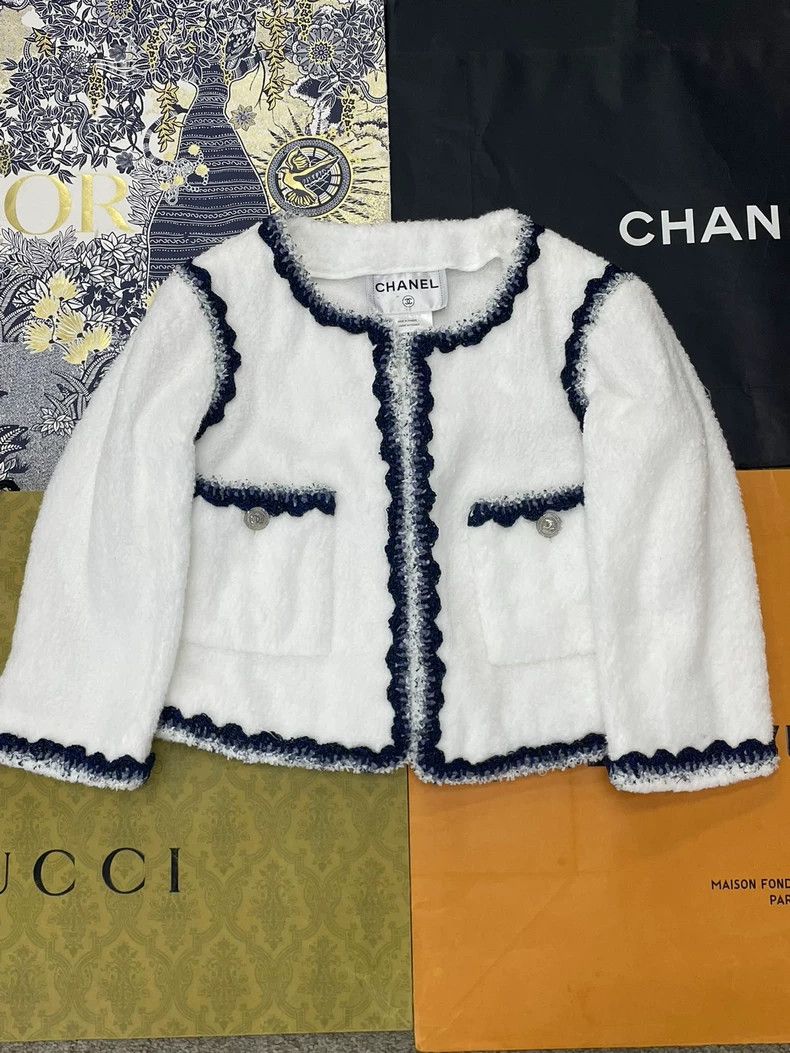 Chanel White towel blue silver rolled-edge coat