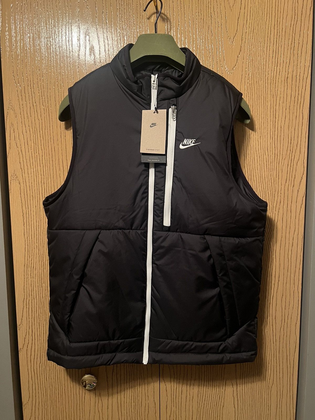 Nike Nike Sportswear Therma-Fit Legacy Puffer Vest Sz M Size US M / EU 48-50 / 2 - 1 Thumbnail