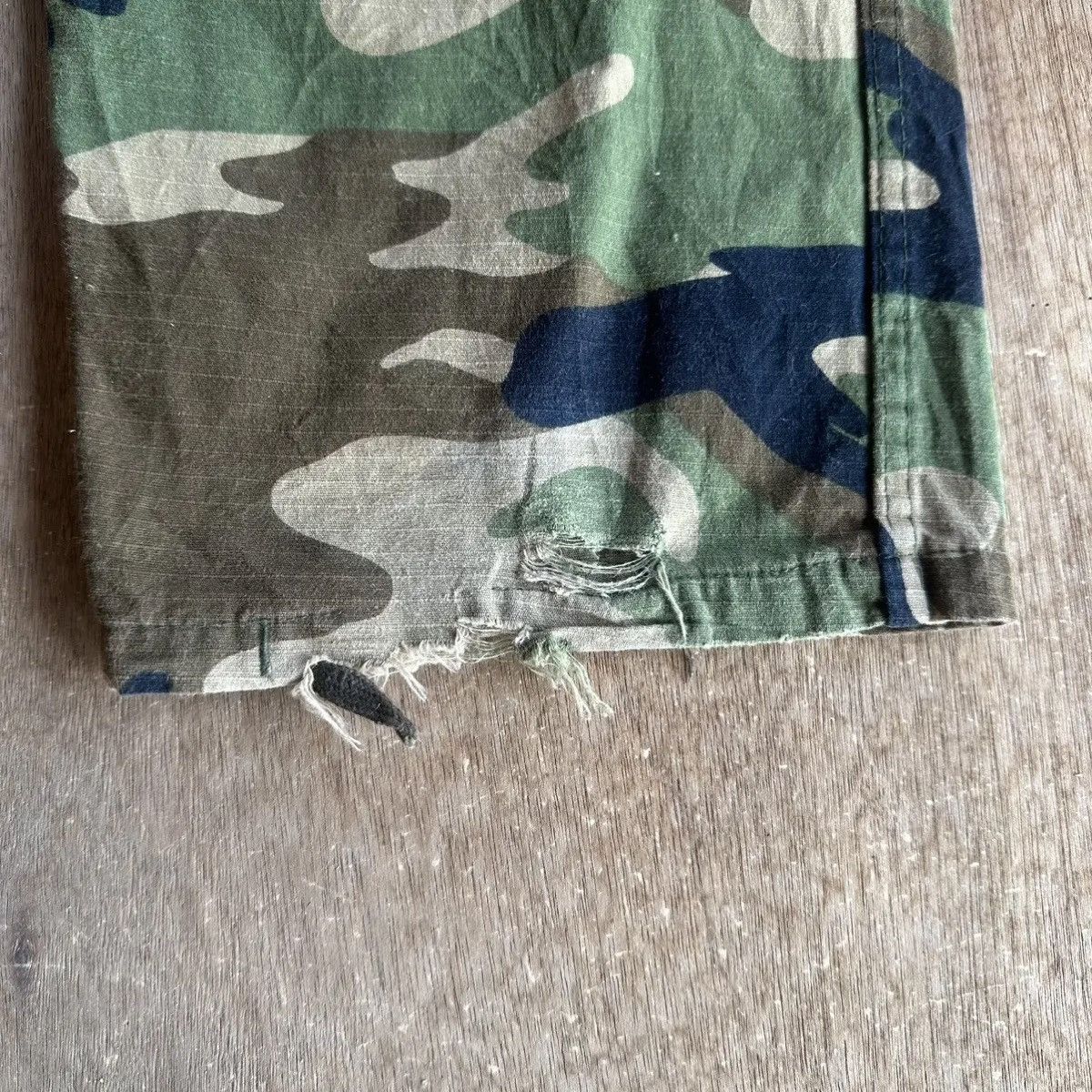Japanese Brand VTG DOUBLE KNEE CAMO WOODLAND DISTRESSED TACTICAL CARGO PANT Size US 34 / EU 50 - 17 Thumbnail