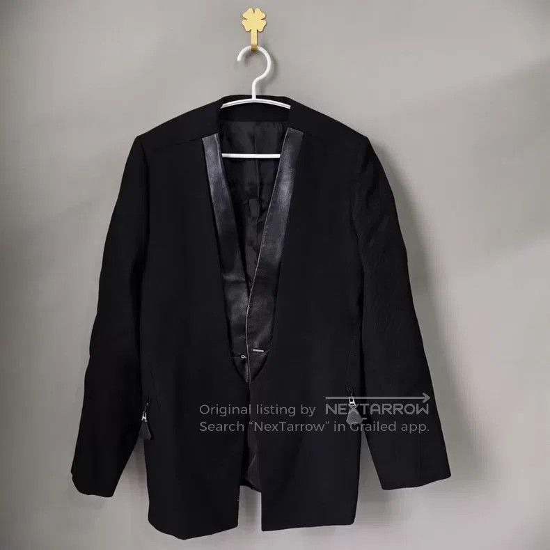 Louis Vuitton Louis Vuitton Solid double-breasted blazer Size XS / US 0-2 / IT 36-38 - 1 Thumbnail
