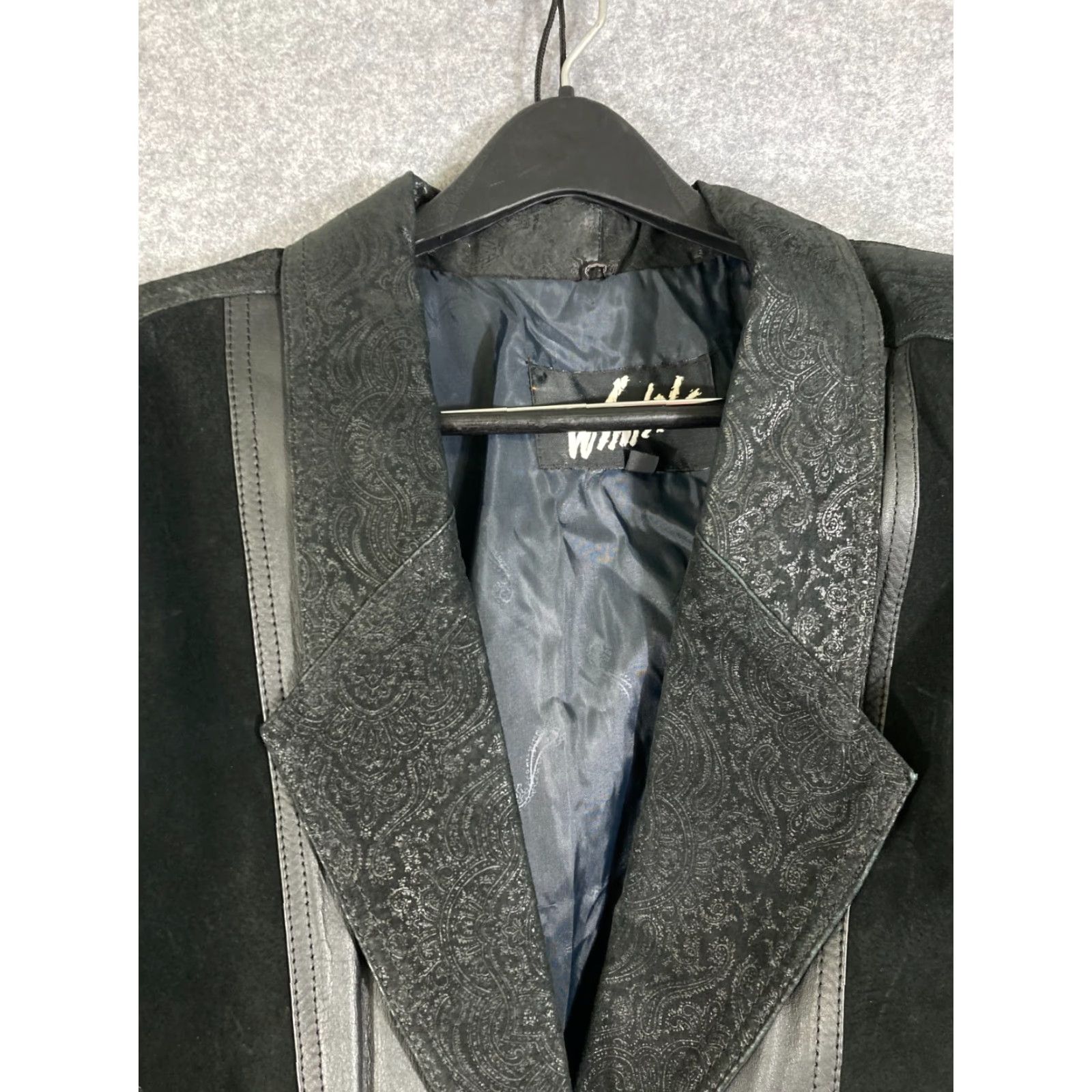 Vintage Winlit Genuine Leather Coat Womens M Black Paisley Snap Front Lined Notch Lapel Long Sleeve Coat Mens Womens Size M / US 6-8 / IT 42-44 - 5 Thumbnail