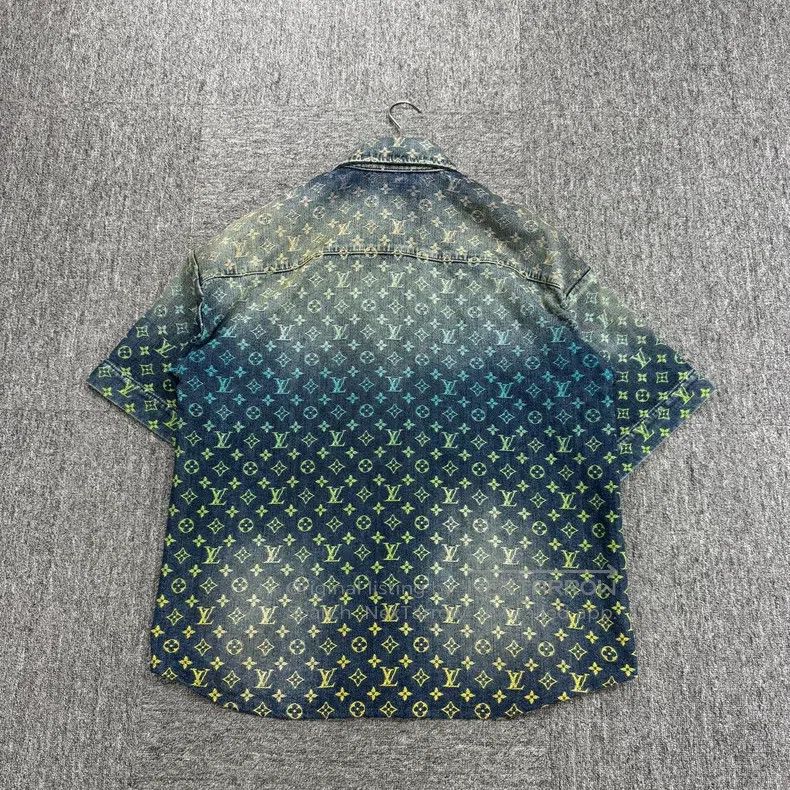 Louis Vuitton Louis Vuitton Gradient aged denim short sleeves shirt Size US L / EU 52-54 / 3 - 5 Thumbnail