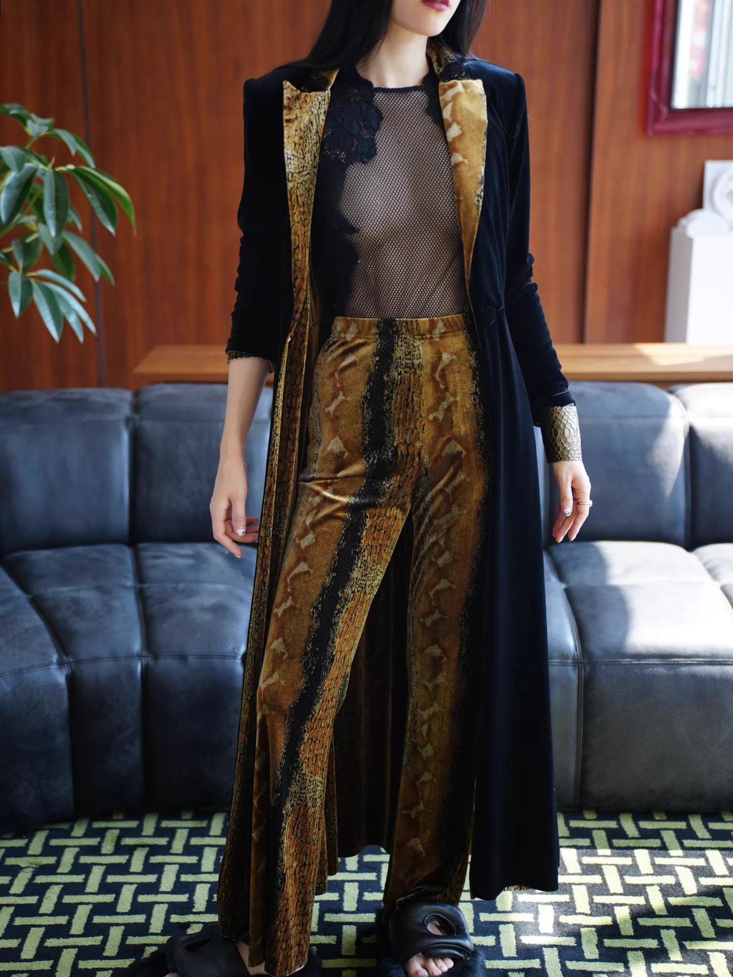 Vintage women's USA Vintage Stretch Velvet Animal Print Set S/M Size S / US 4 / IT 40 - 4 Thumbnail