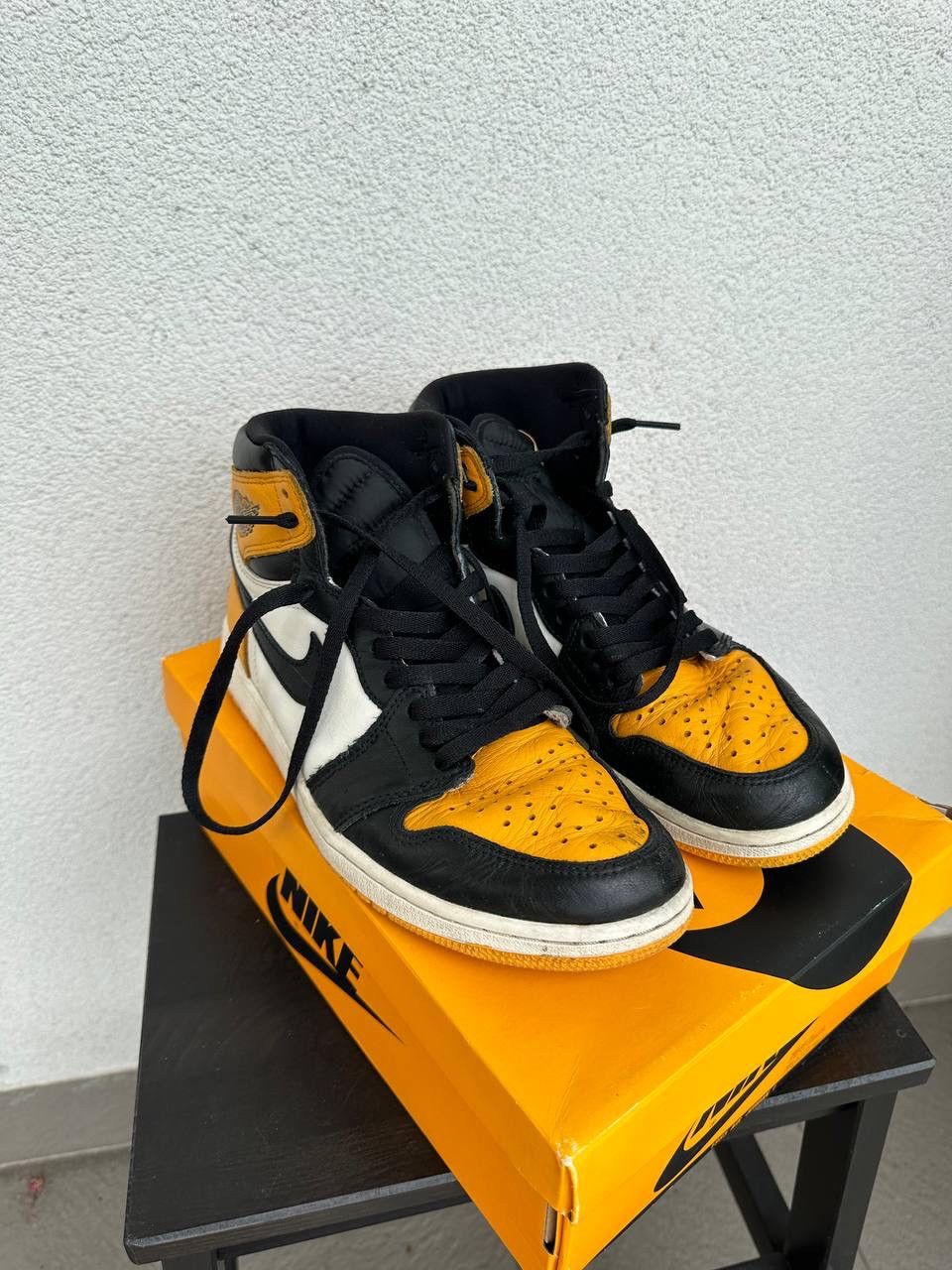 Nike Jordan 1 High Taxi Size US 8.5 / EU 41-42 - 3 Thumbnail