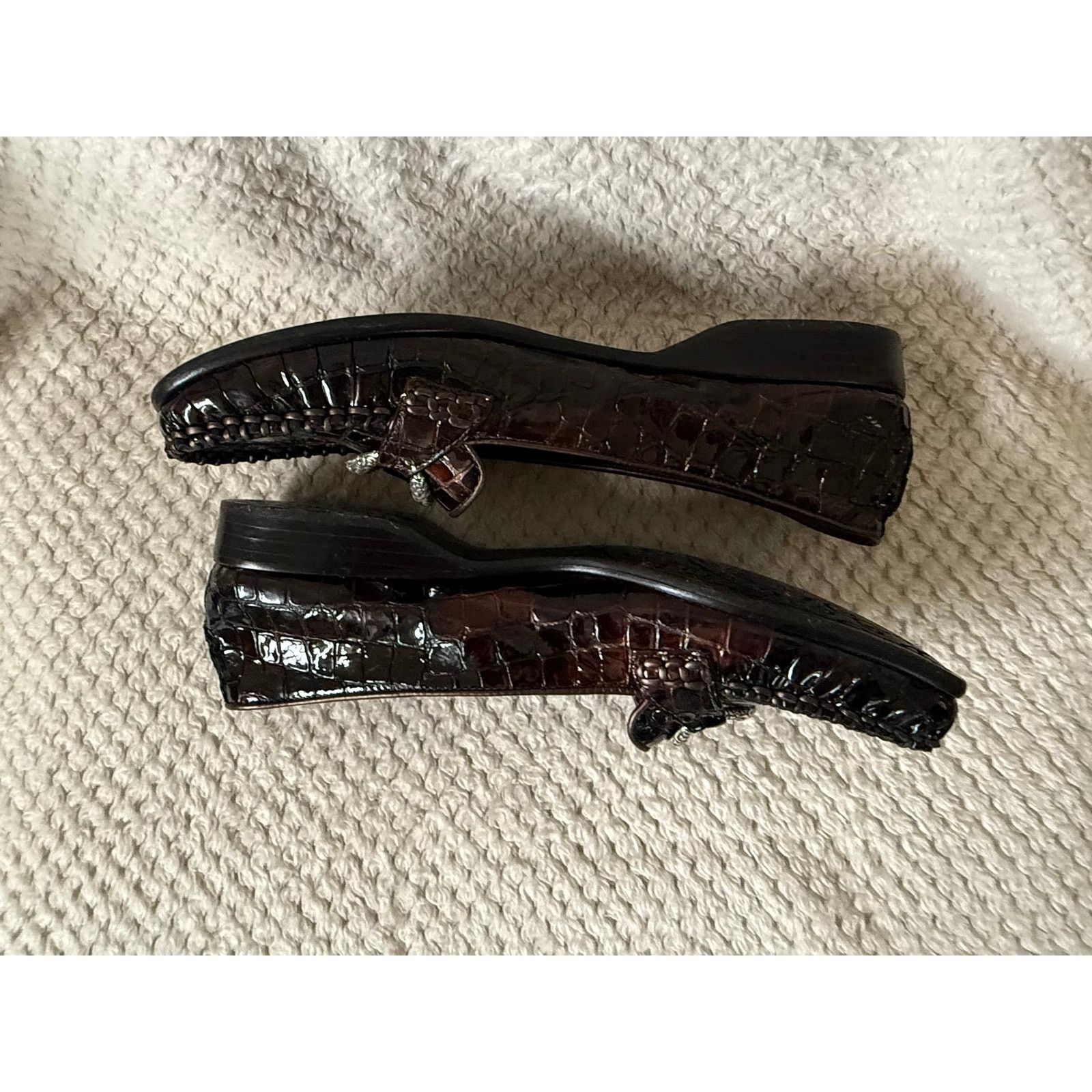 Brighton Brighton 8 1/2 Dark Brown Croc Embossed Leather Loafers Size US 8.5 / IT 38.5 - 4 Thumbnail