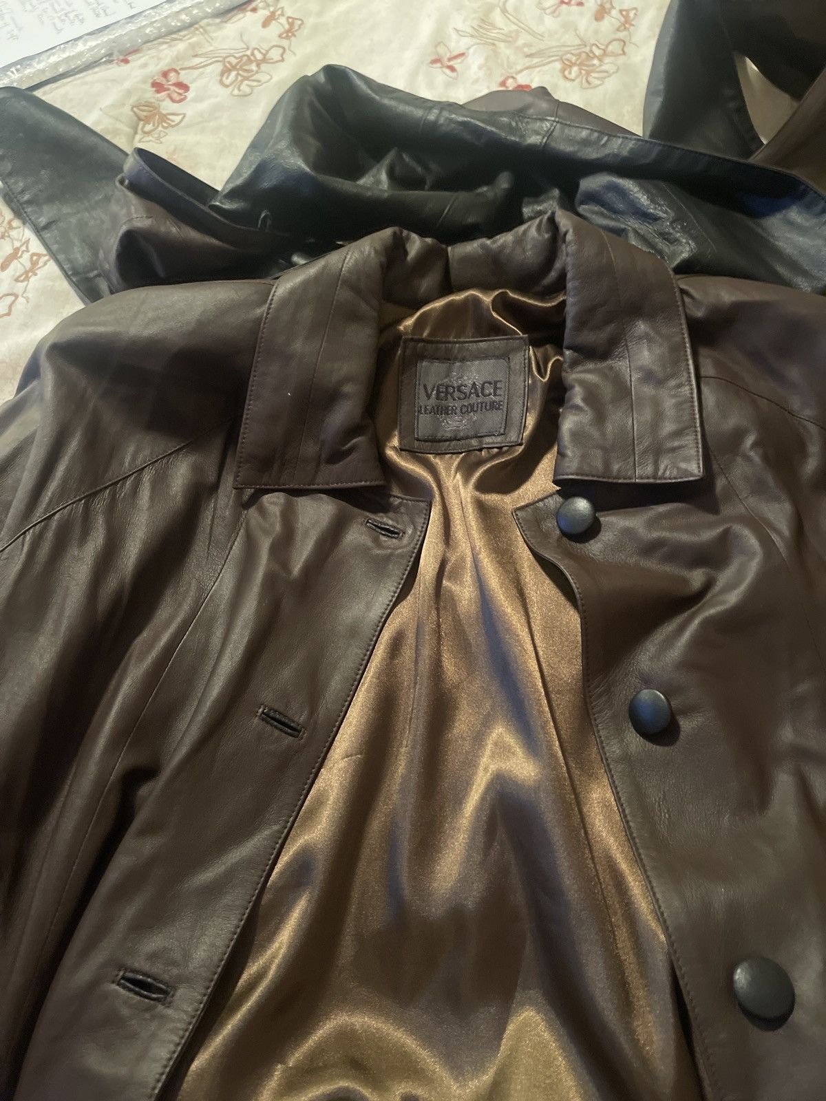 Versace ⸻ MEN’S VINTAGE VERSACE LEATHER COUTURE COAT – XL Size US XL / EU 56 / 4 - 1 Preview