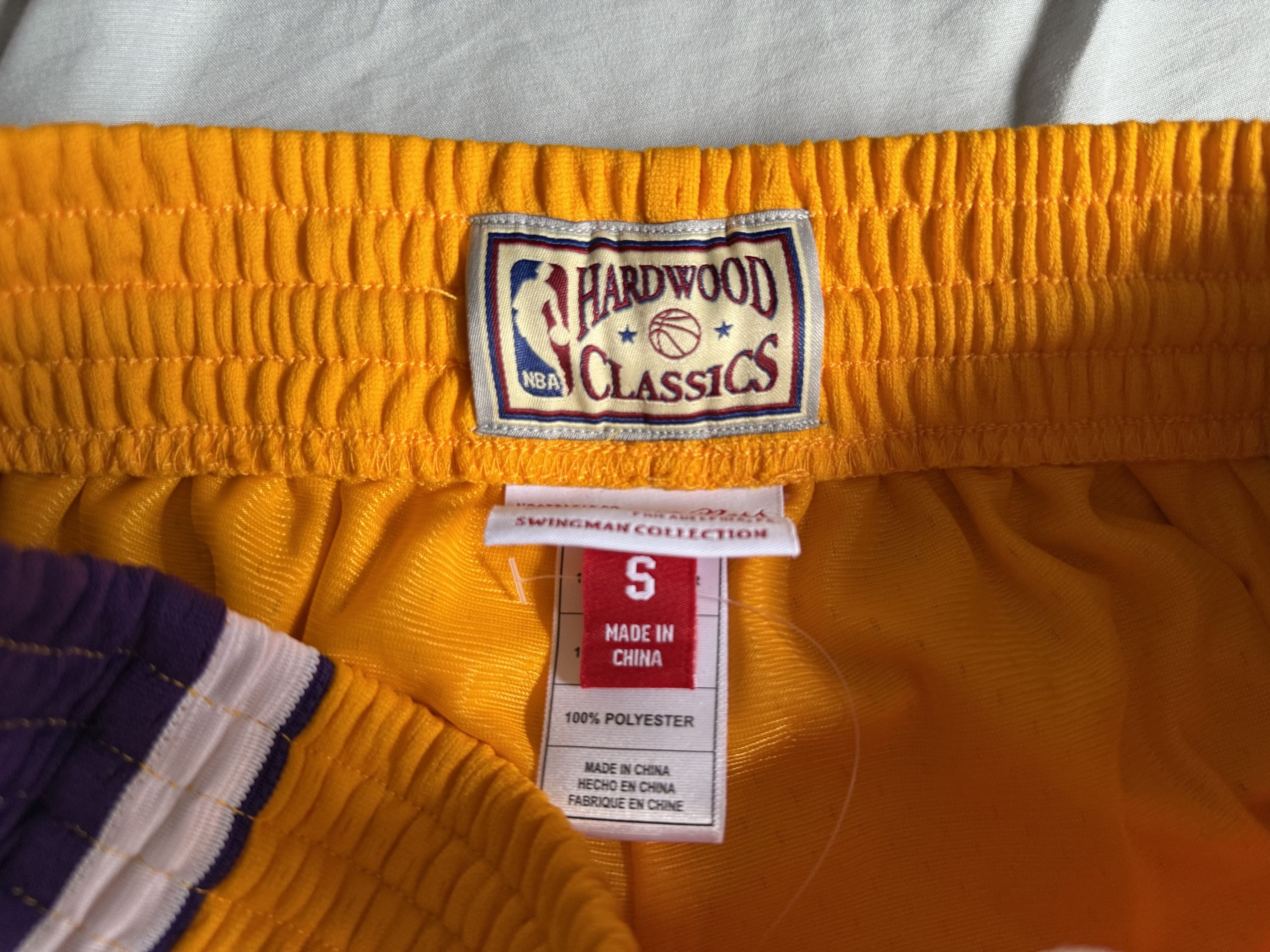 Mitchell & Ness × NBA Mitchell & Ness Los Angeles Lakers 2009-10 Swingman Shorts S Size US 30 / EU 46 - 3 Thumbnail