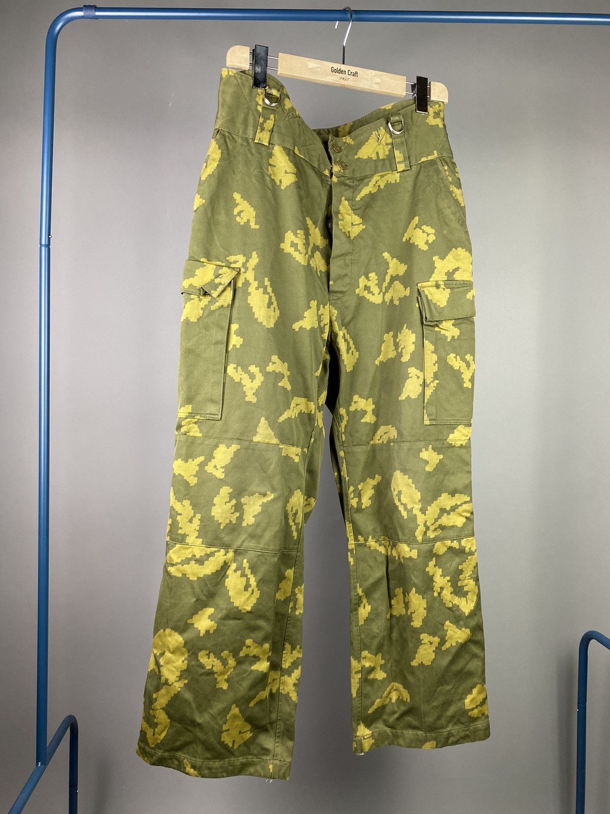 Japanese Brand × Vintage Rare Military-Style Camo Cargo Pants in Pixel Yellow Green Size US 32 / EU 48 - 2 Thumbnail