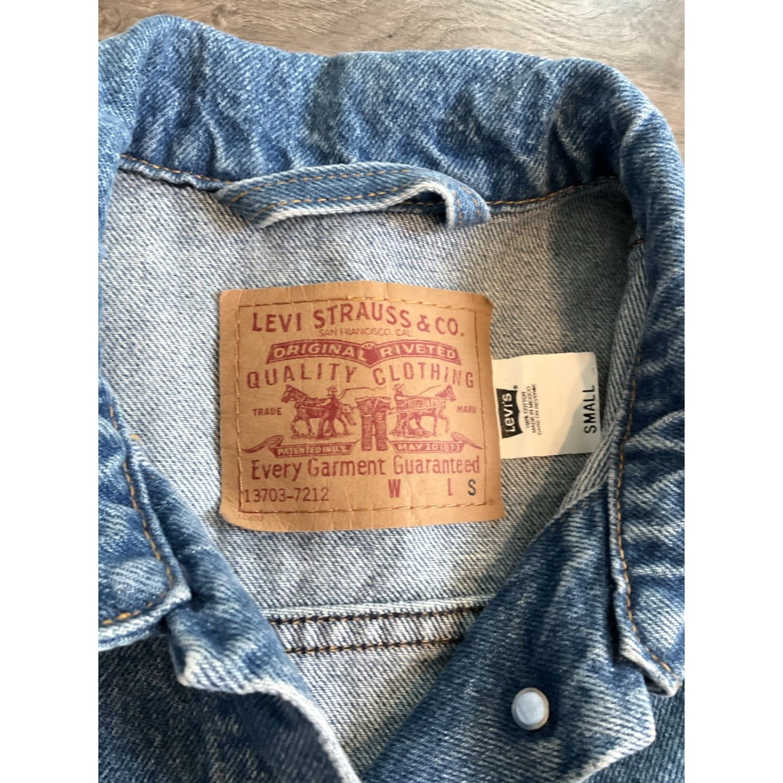 Levi's Levi's Original Denim Button Up Jean Trucker Jacket Women's Sz S Blue Size 28" / US 6 / IT 42 - 3 Thumbnail