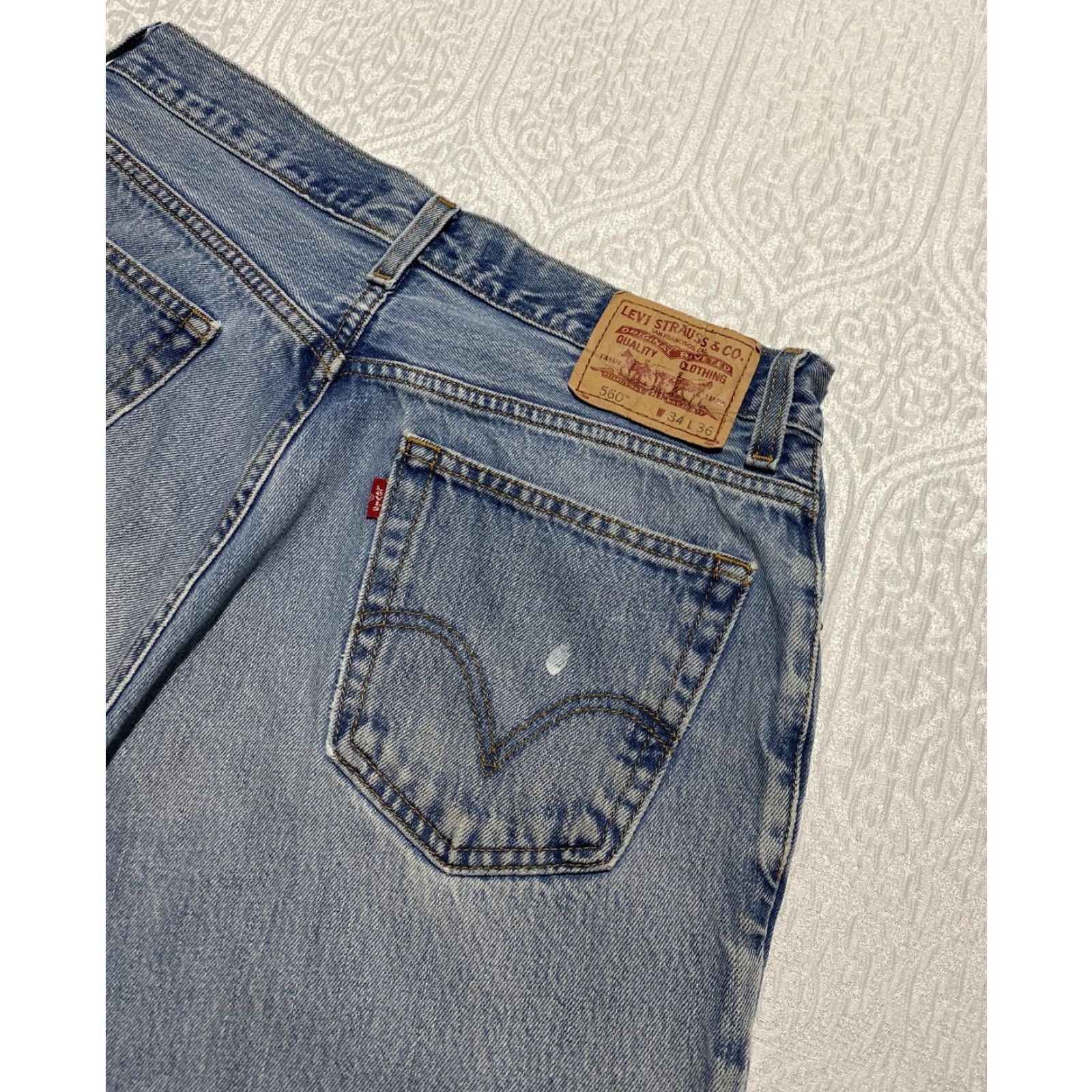 Levi's VINTAGE Levi's 560 Jeans Mens 34x36 Blue Comfort Fit Relaxed Tapered Leg Distressed Size US 34 / EU 50 - 5 Thumbnail