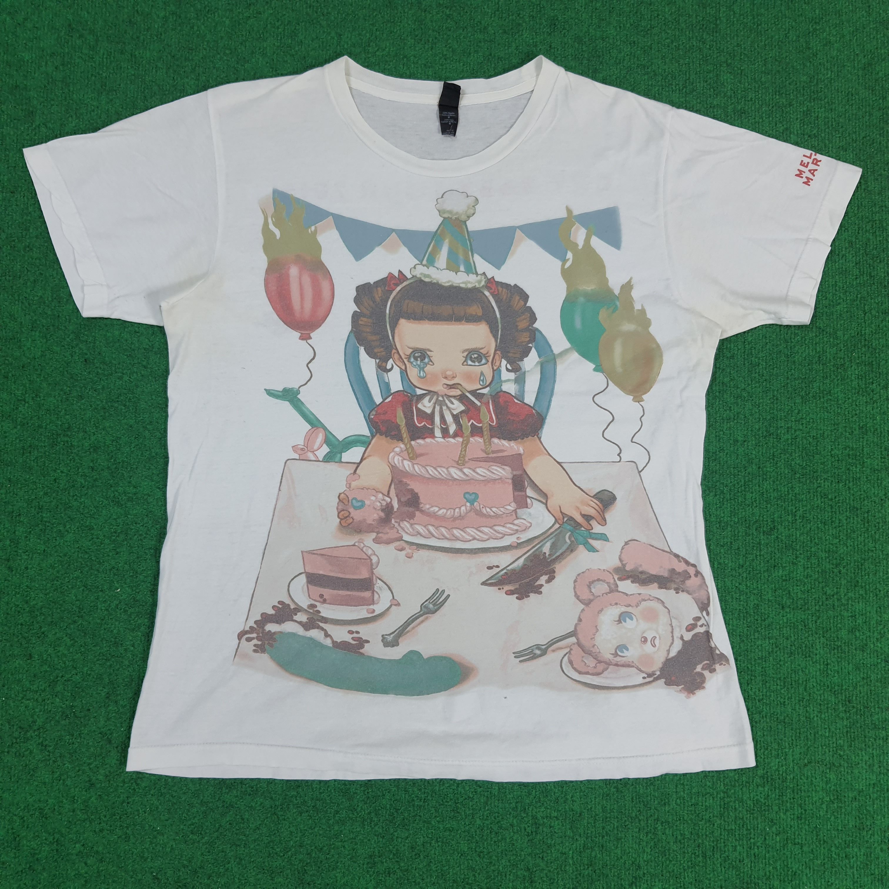 Band Tees × Tultex × Vintage Vintage Melanie Martinez Cry Baby Tour 2016 Tshirt Size US M / EU 48-50 / 2 - 1 Thumbnail