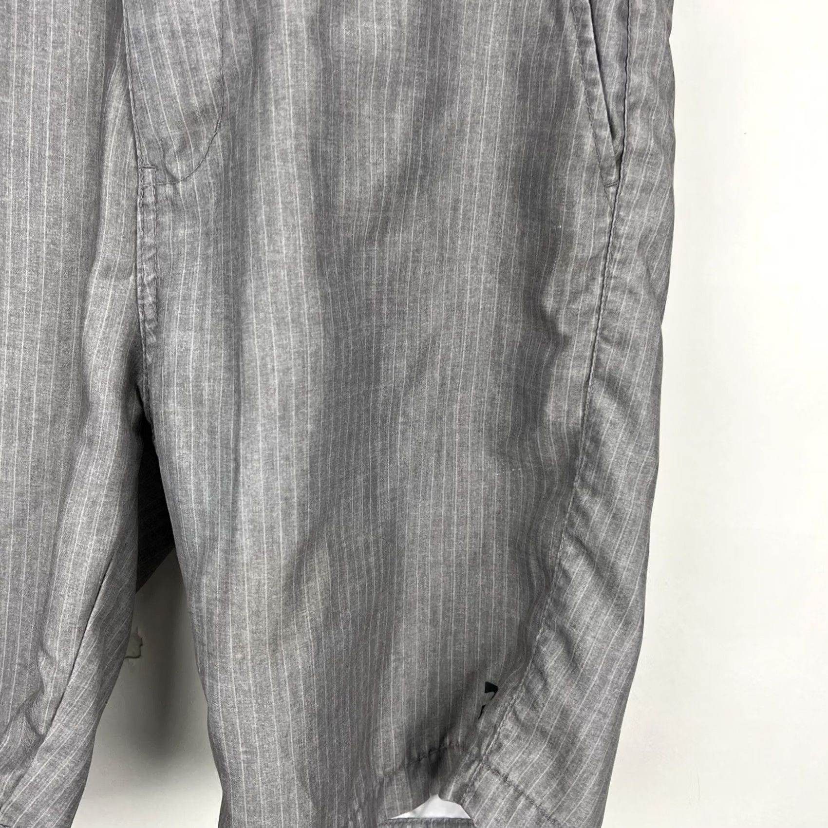 Billabong Billabong Submersibles Men’s Gray Shorts Size 30 Waist Pinstripe Chino 9.5” Inseam Casual Ready Wear Womens? Size US 30 / EU 46 - 5 Thumbnail