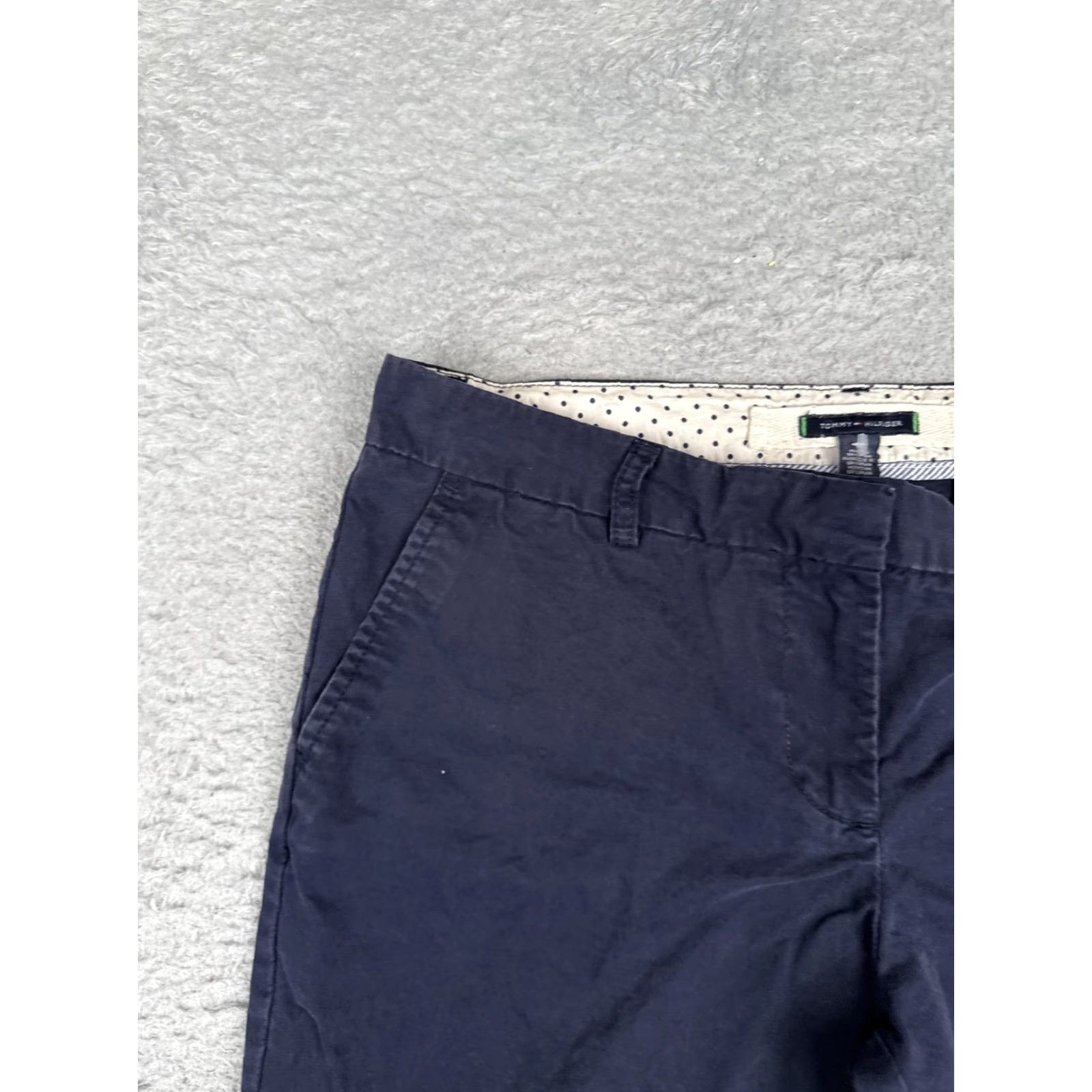 Tommy Hilfiger Tommy Hilfiger Shorts Womens 10 Blue Chino Twill Flat Front Casual Summer 32x8 Hem 8 in Pockets Logo Slim Classic Rise Mid-Blue Damen Women 10 Size 32" / US 10 / IT 46 - 4 Thumbnail