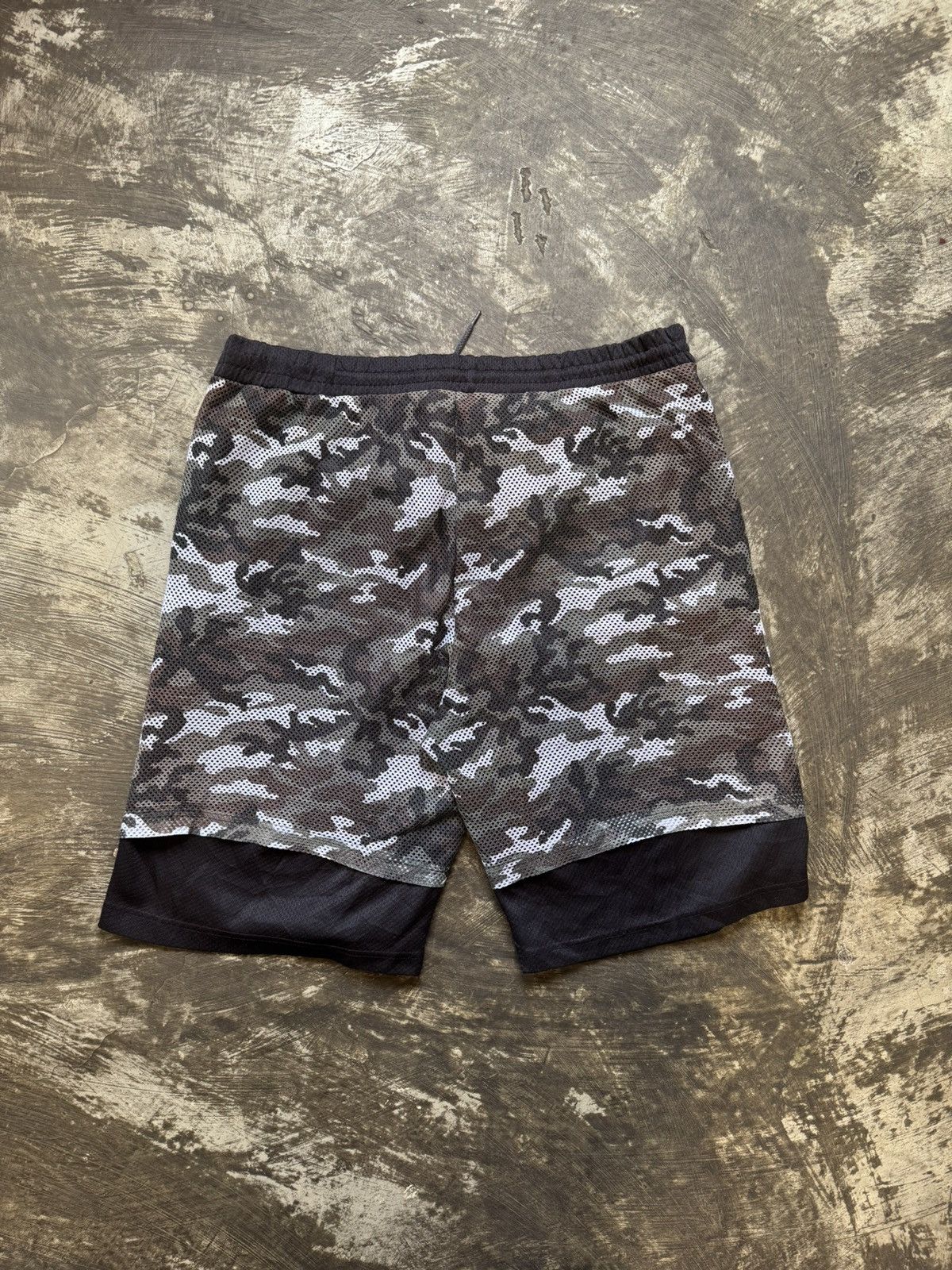 VINTAGE 90S STUSSY CAMO SHORT PANTS