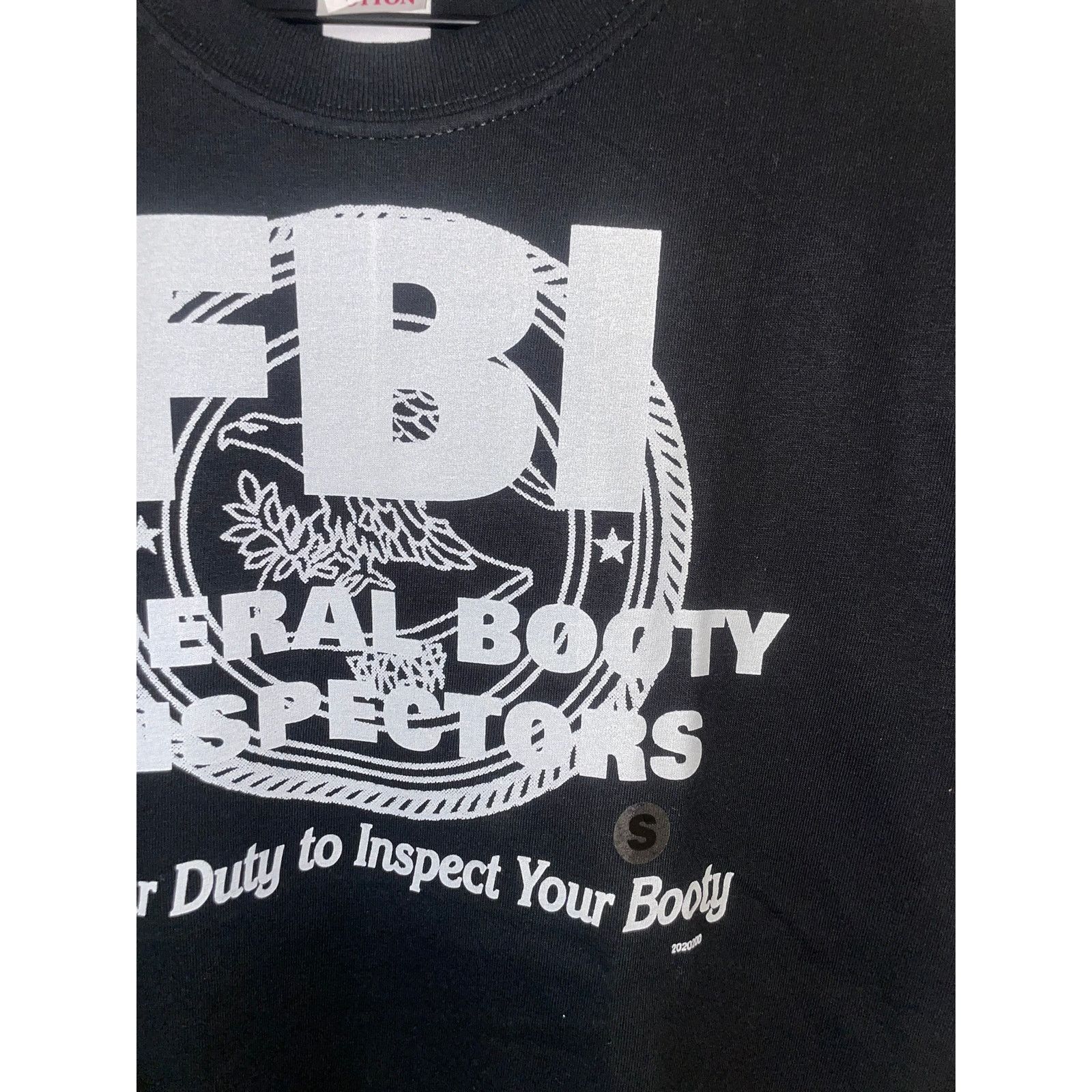 Gildan Y2K FBI Federal Booty Inspectors Dark Black Humor Joke Shirt Size US S / EU 44-46 / 1 - 3 Thumbnail