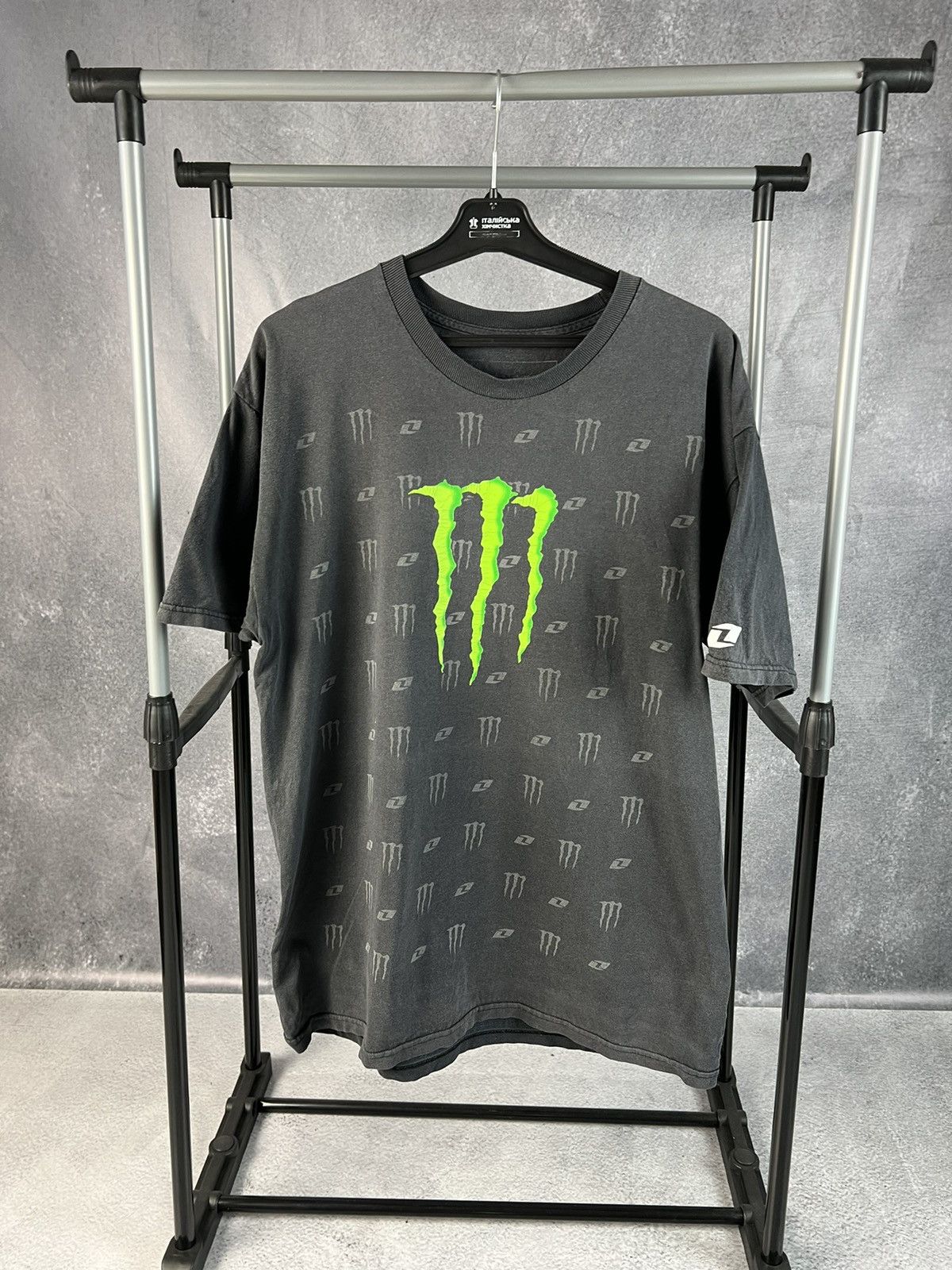 Band Tees Monster energy big logo T-shirt Size US L / EU 52-54 / 3 - 1 Thumbnail