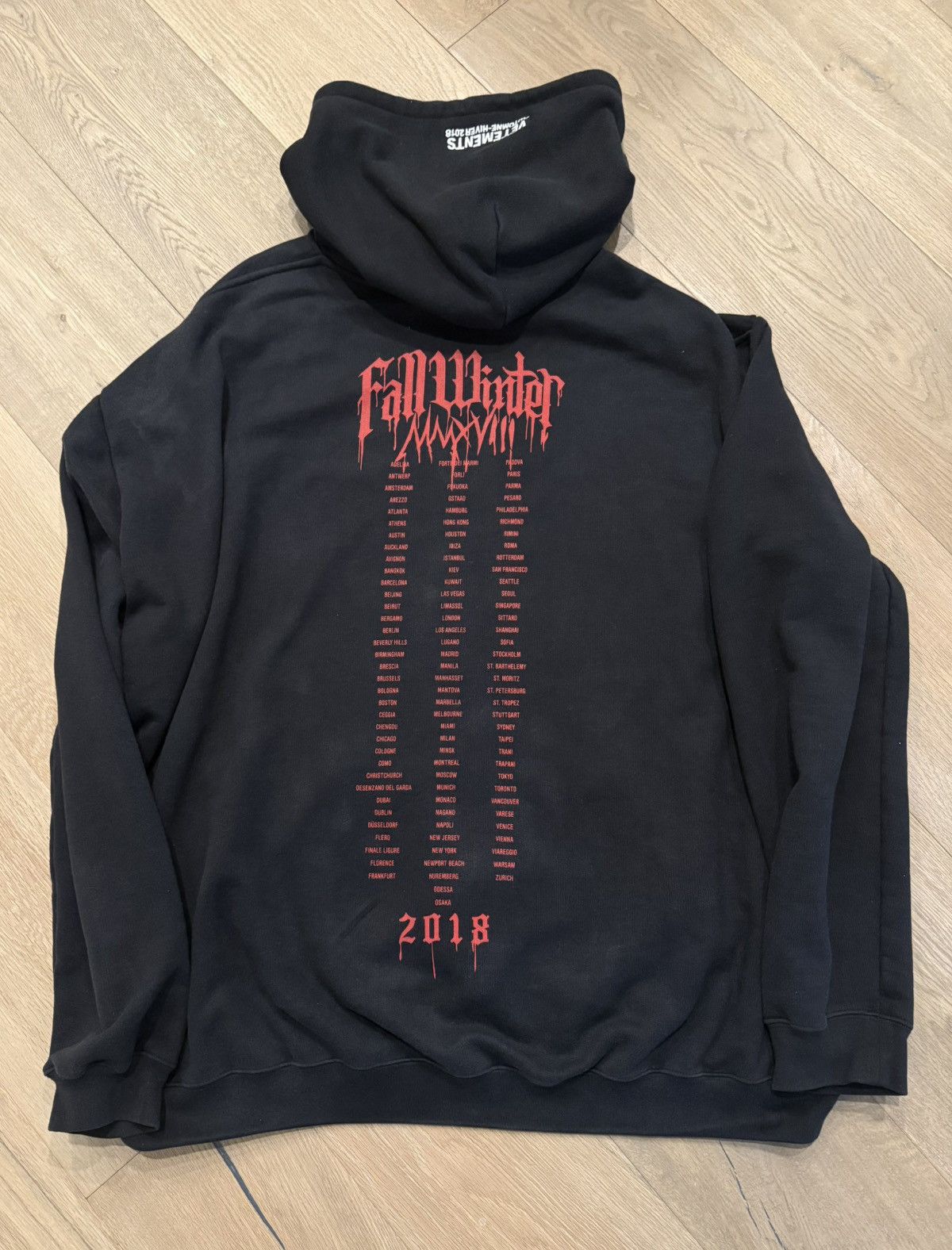 Vetements AW18 Vetements Metal Tour Hoodie Size US M / EU 48-50 / 2 - 8 Thumbnail
